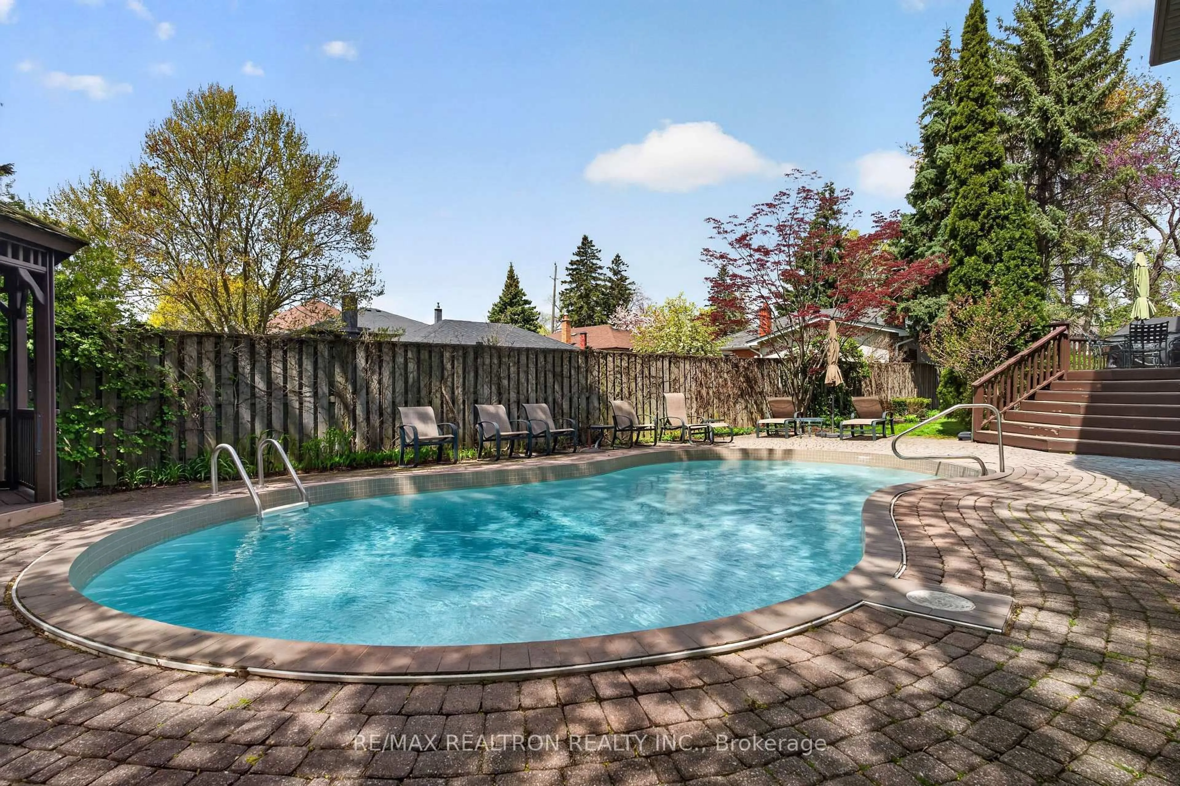 Pool for 15 Sunforest Crt, Toronto Ontario M2R 3W3