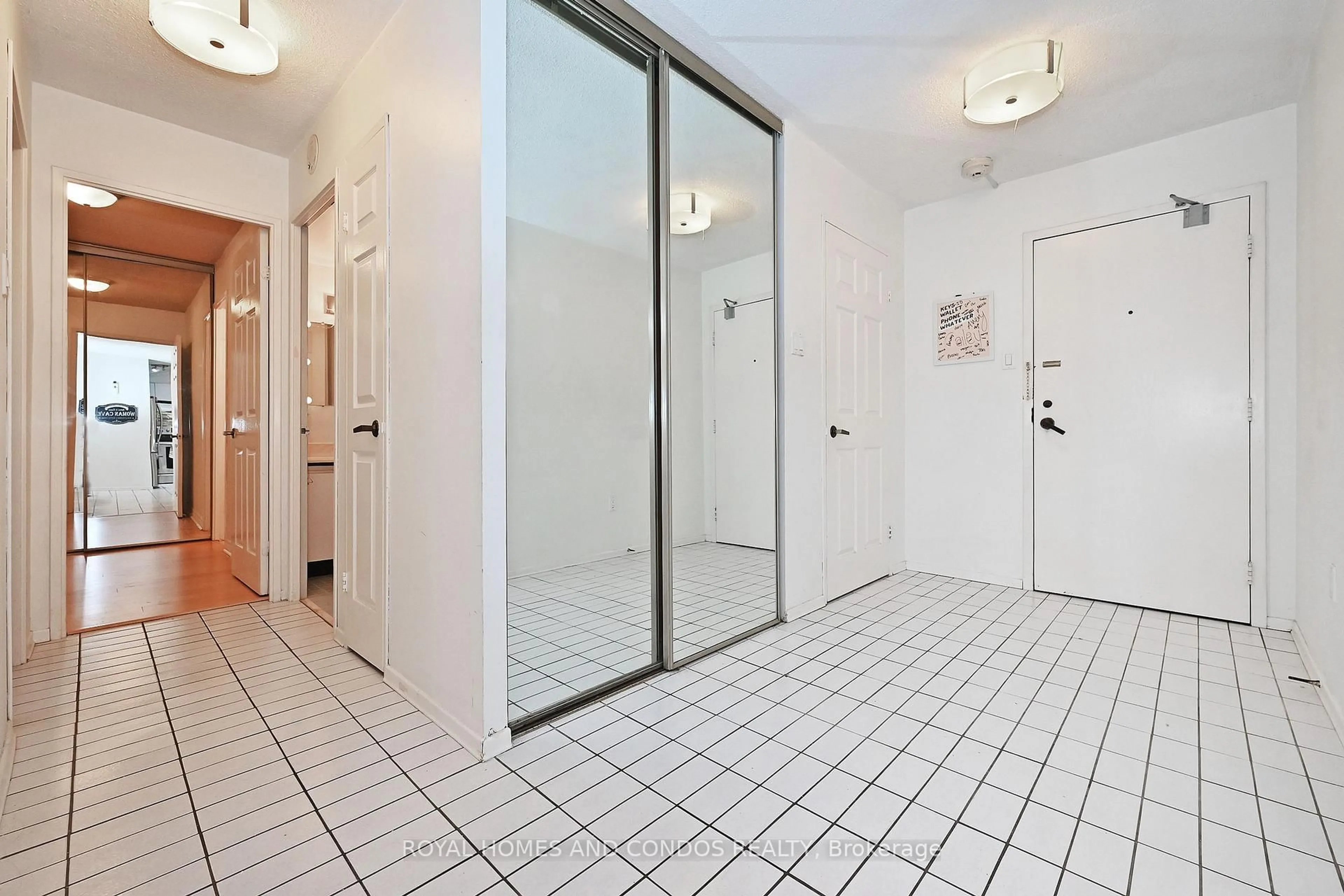 Unknown for 45 Carlton Ave #1111, Toronto Ontario M5B 2H9