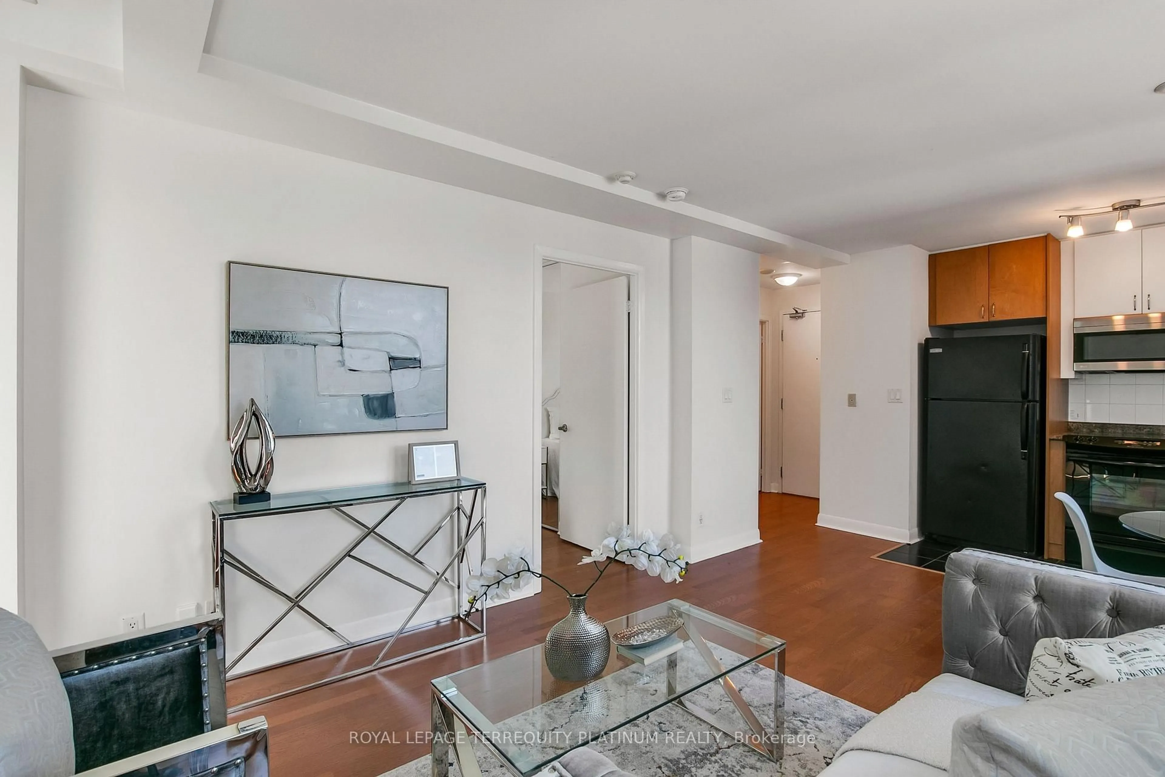 A pic of a room for 600 Fleet St #727, Toronto Ontario M5V 1B7