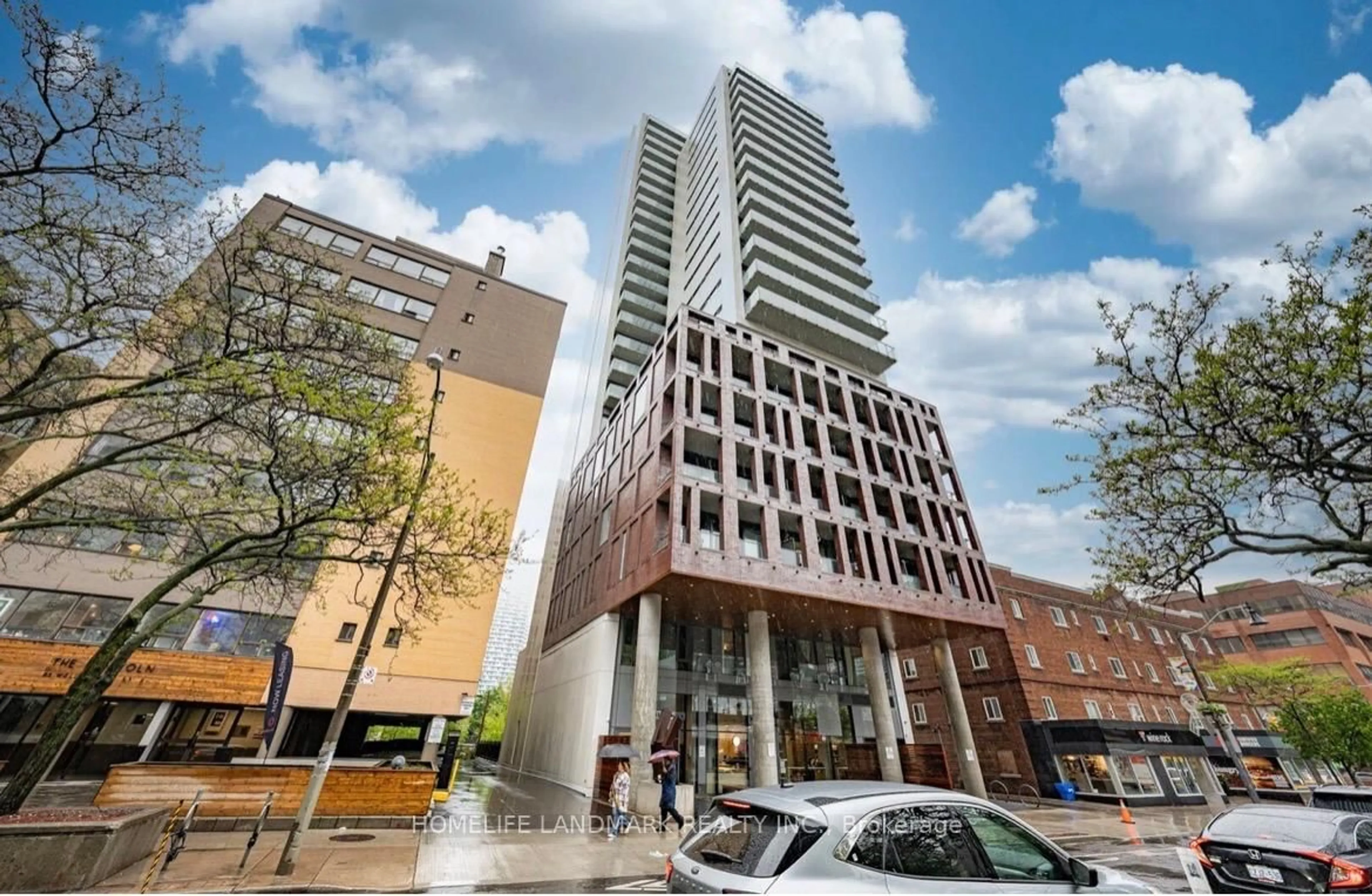 Indoor foyer for 81 Wellesley St #307, Toronto Ontario M4Y 0C5