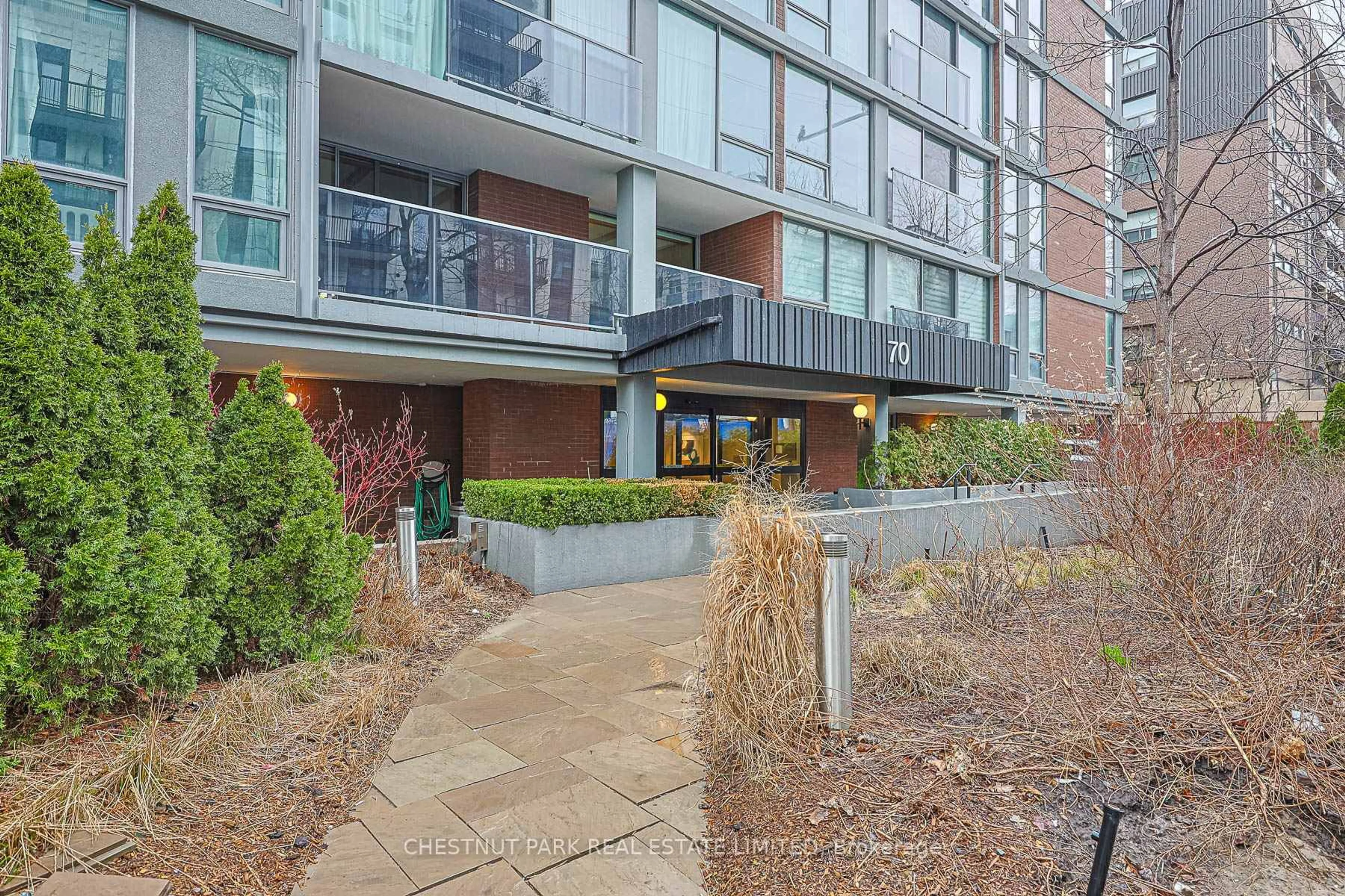 Unknown for 70 Montclair Ave #PH2, Toronto Ontario M5P 1P7