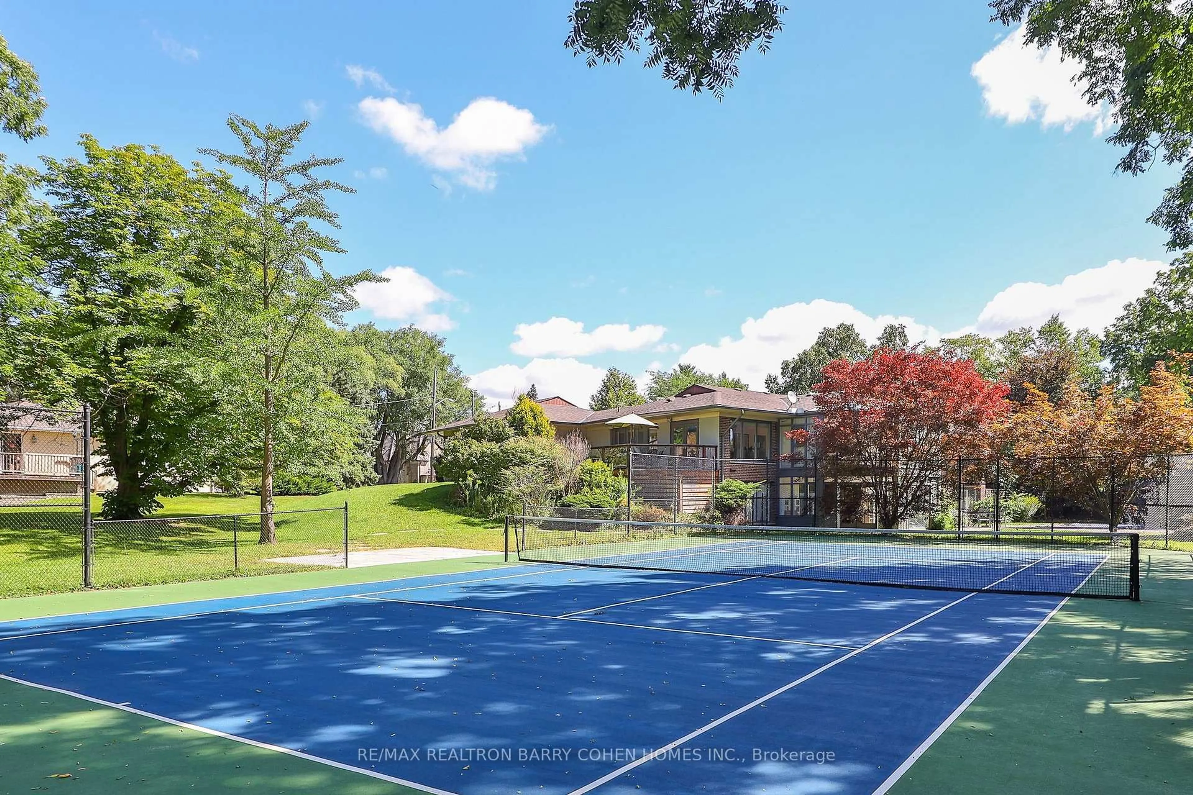 Pool for 5 Purling Pl, Toronto Ontario M3B 1V4