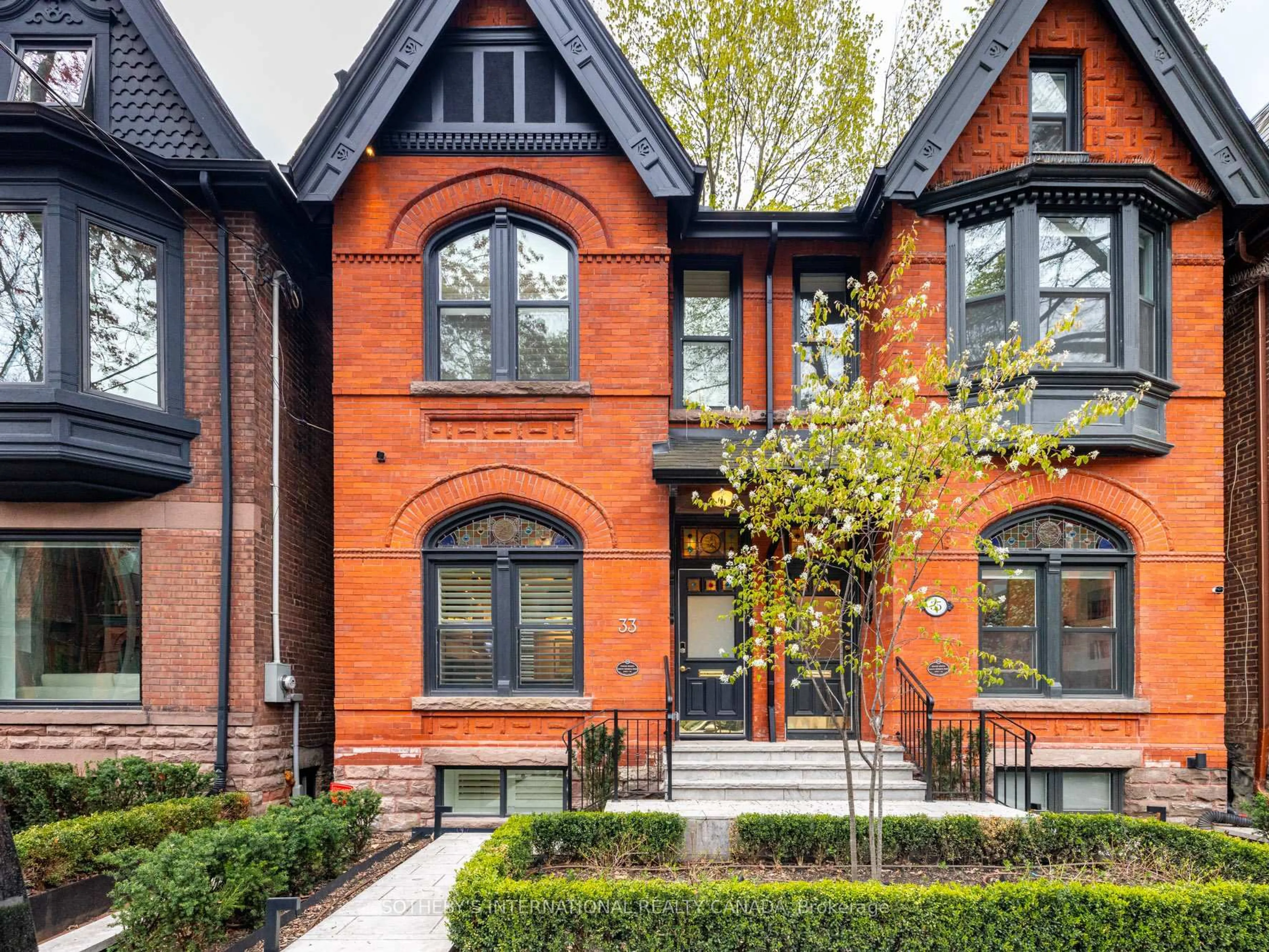 Home with brick exterior material, street for 33 Tranby Ave, Toronto Ontario M5R 1N4