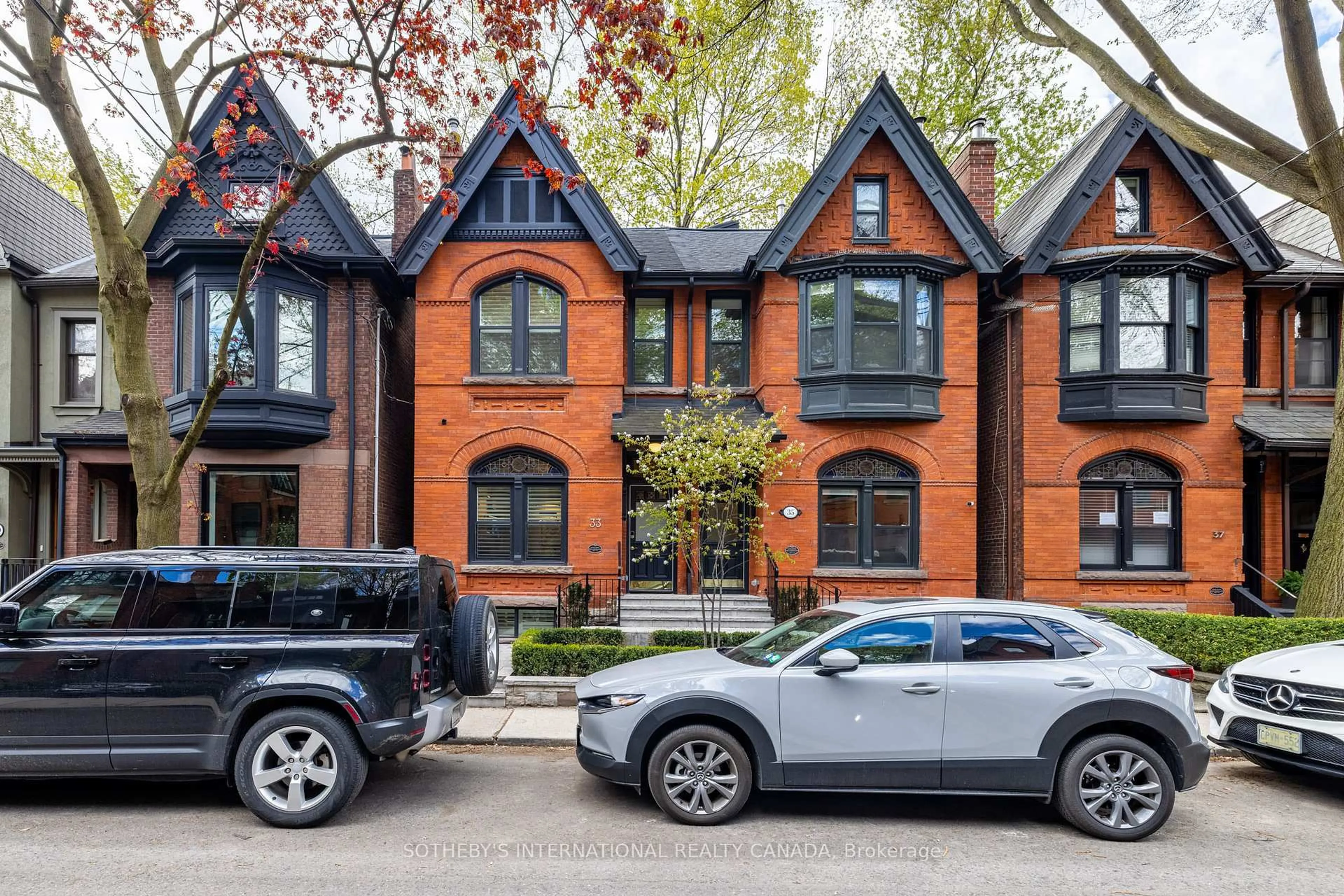 Home with brick exterior material, street for 33 Tranby Ave, Toronto Ontario M5R 1N4