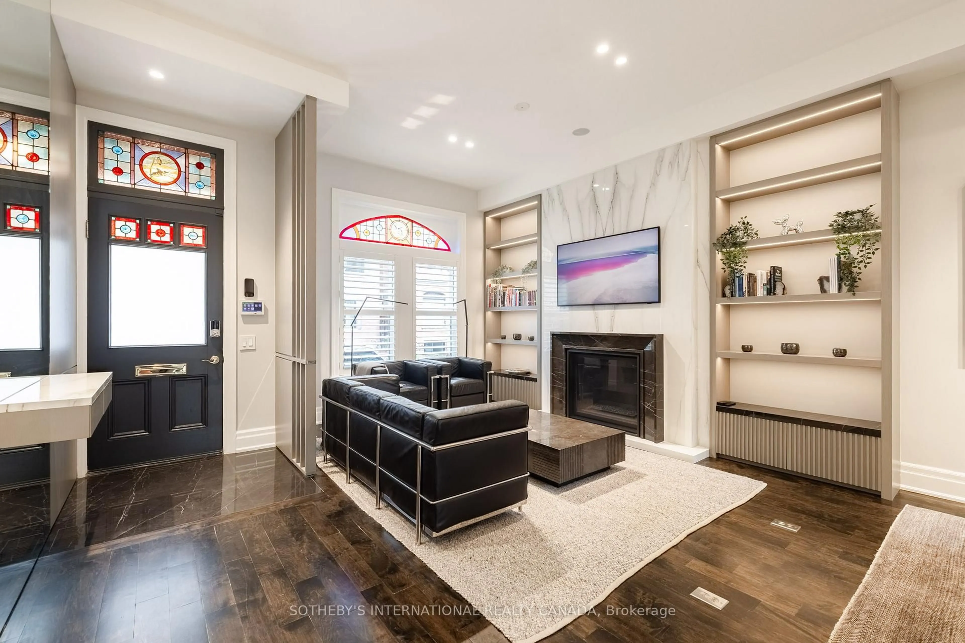 Unknown for 33 Tranby Ave, Toronto Ontario M5R 1N4