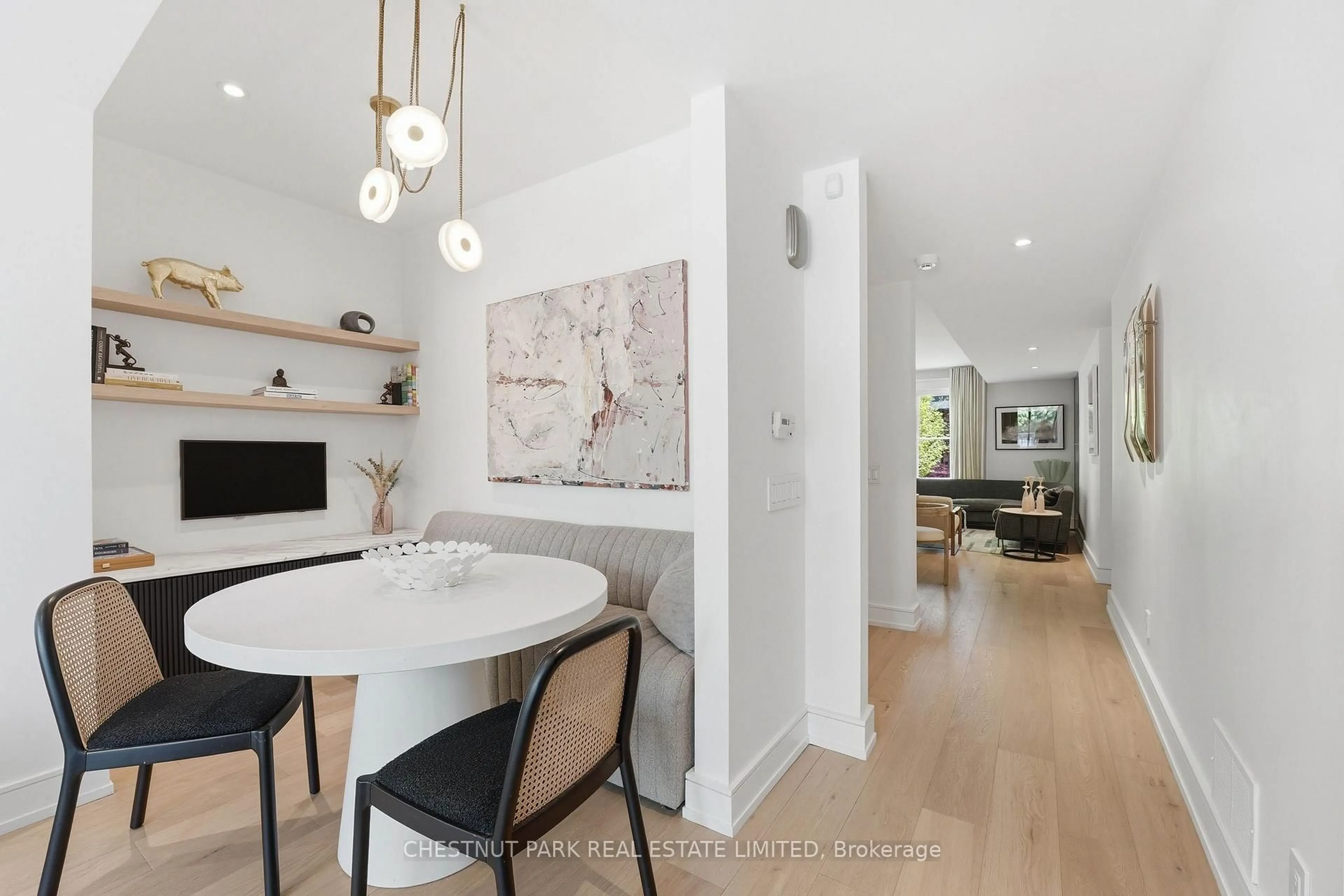 Unknown for 154 Cottingham St, Toronto Ontario M4V 1C3
