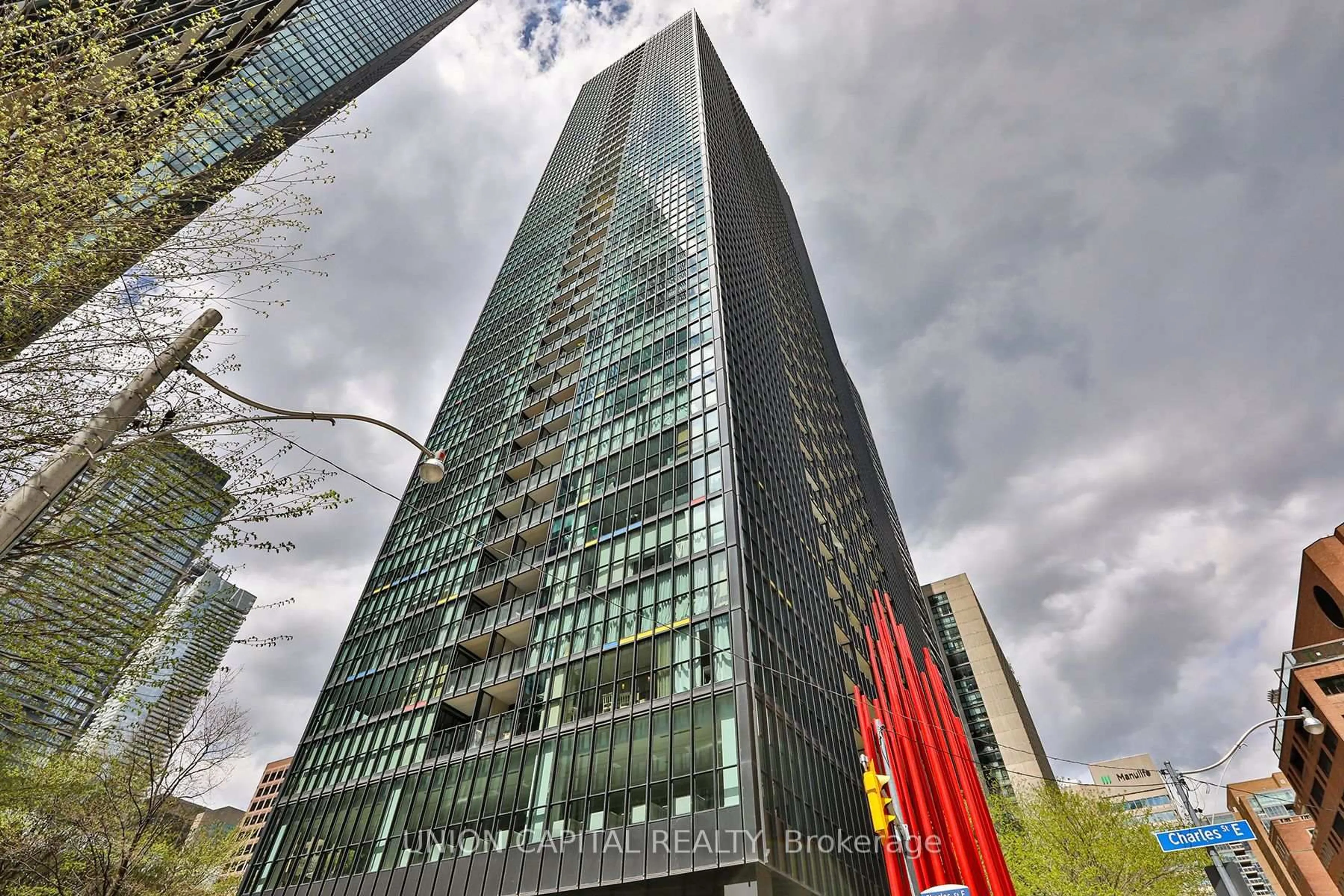 Unknown for 110 Charles St #1704, Toronto Ontario M4Y 1T5