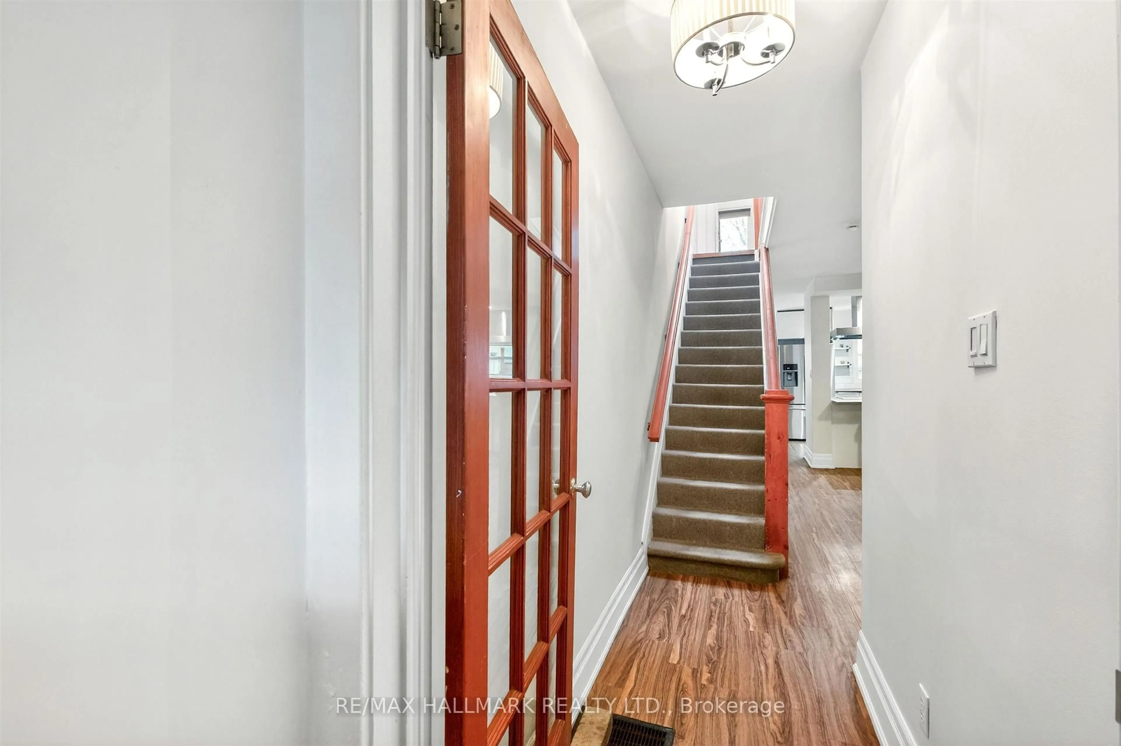 Indoor entryway for 15 Page St, Toronto Ontario M6G 1J3