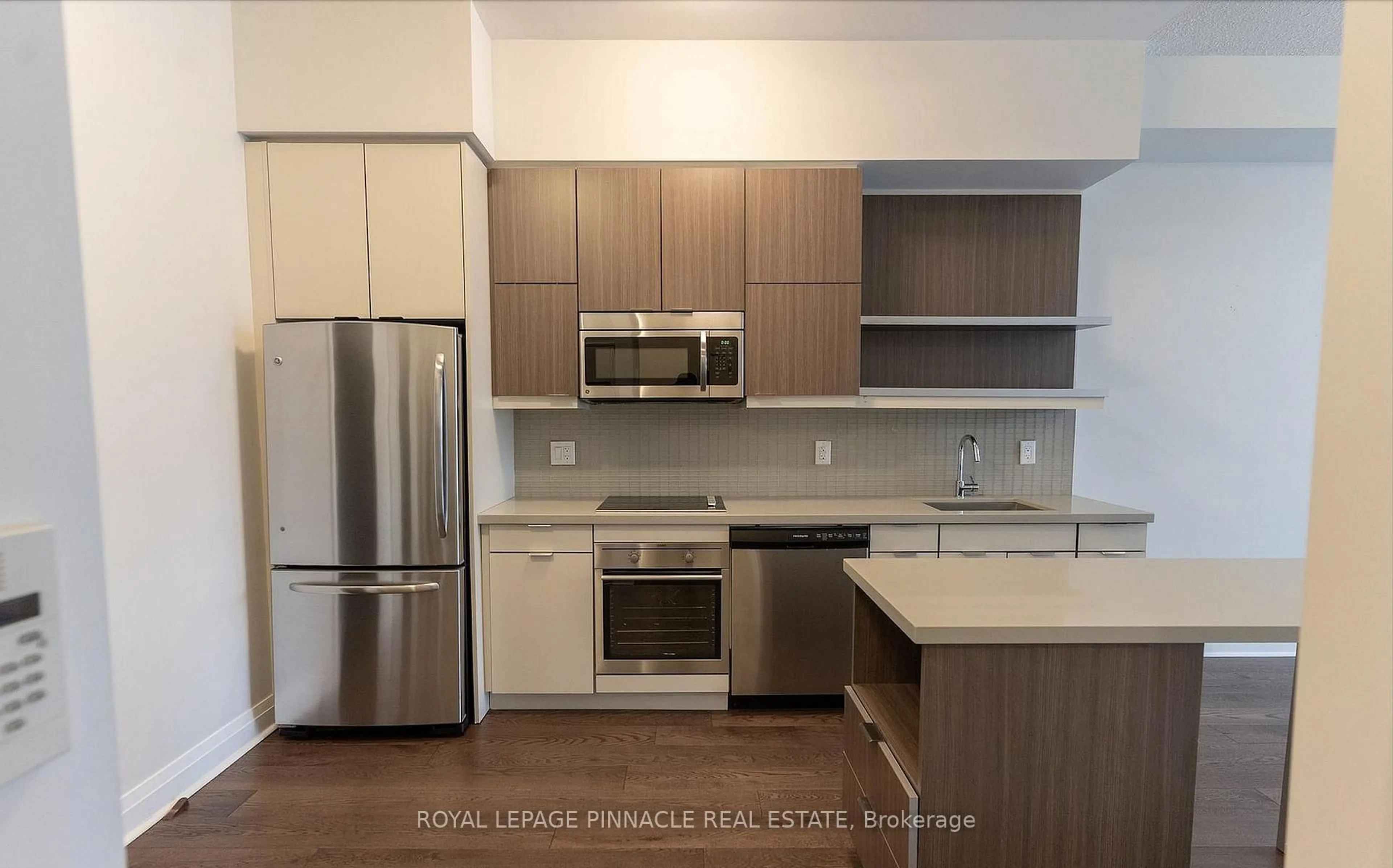 Standard kitchen, unknown for 399 Spring Garden Ave #112, Toronto Ontario M2N 3H6