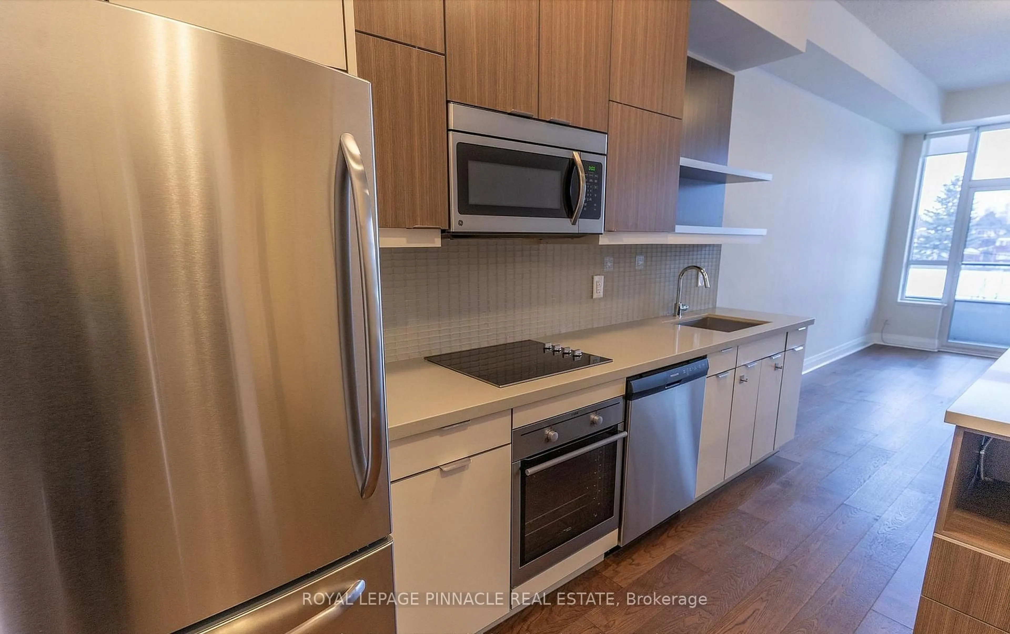 Standard kitchen, wood/laminate floor for 399 Spring Garden Ave #112, Toronto Ontario M2N 3H6
