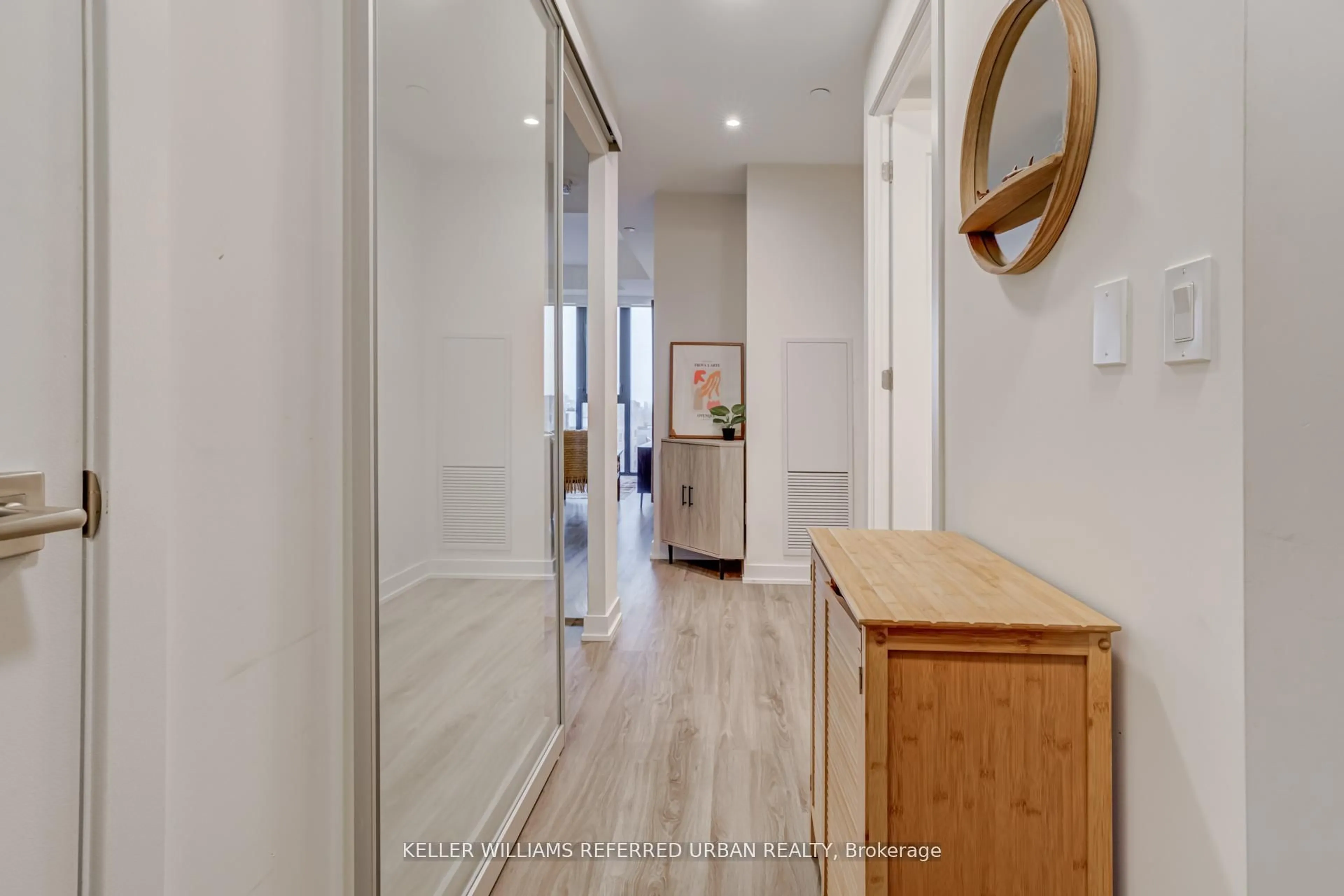 Indoor entryway for 840 St Clair Ave #609, Toronto Ontario M6C 0A4