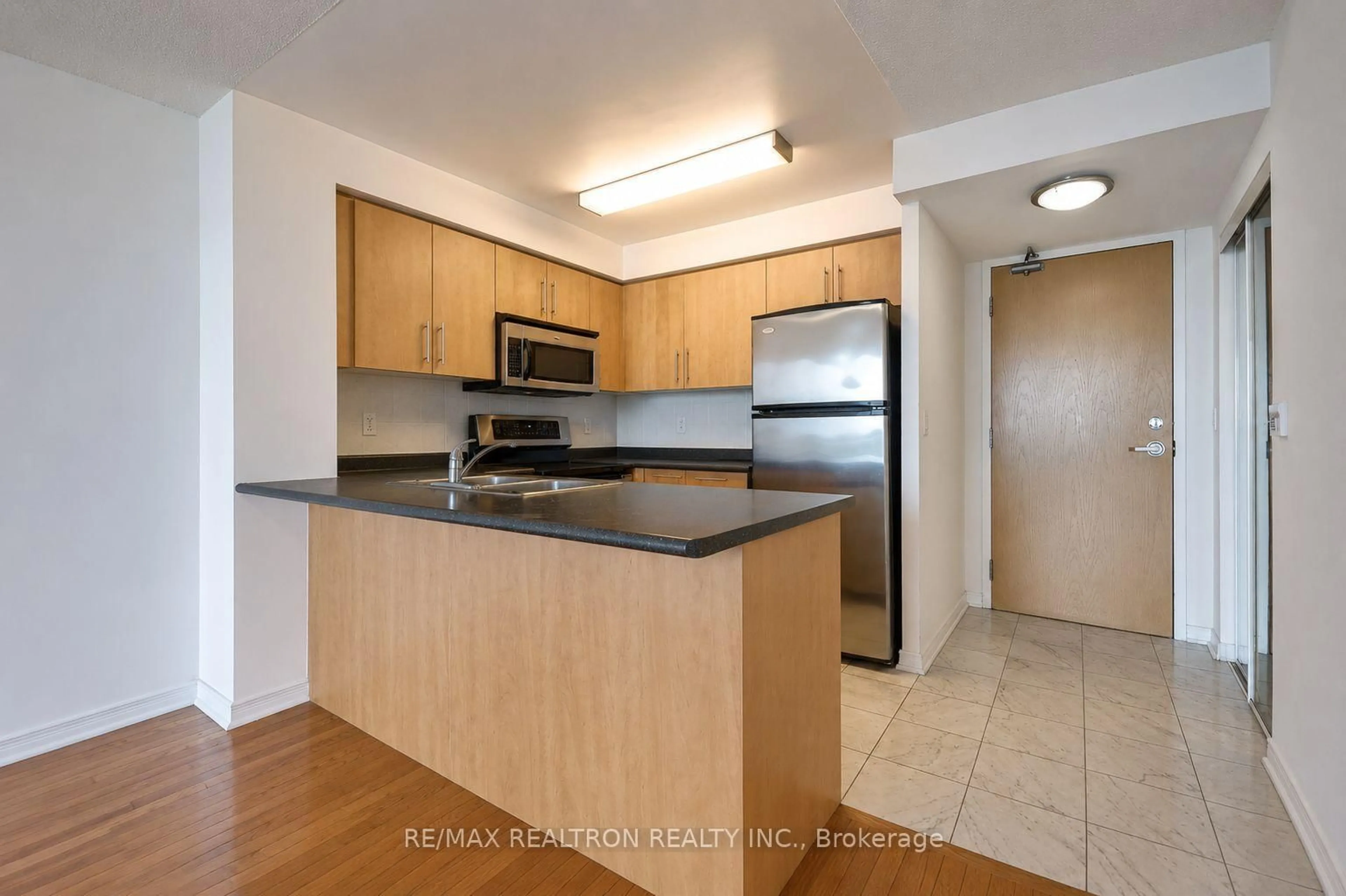 Standard kitchen, unknown for 503 Beecroft Rd #308, Toronto Ontario M2N 0A2