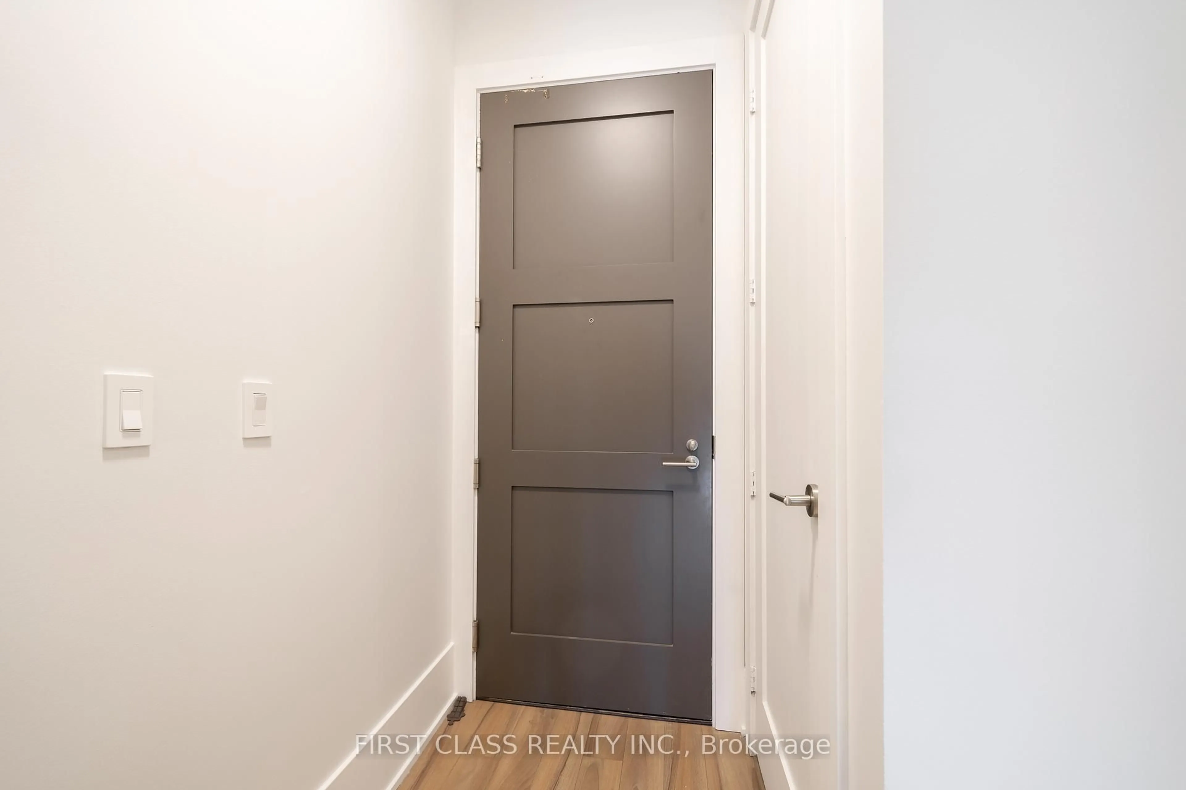 Indoor entryway for 20 John St #218, Toronto Ontario M5V 0G5
