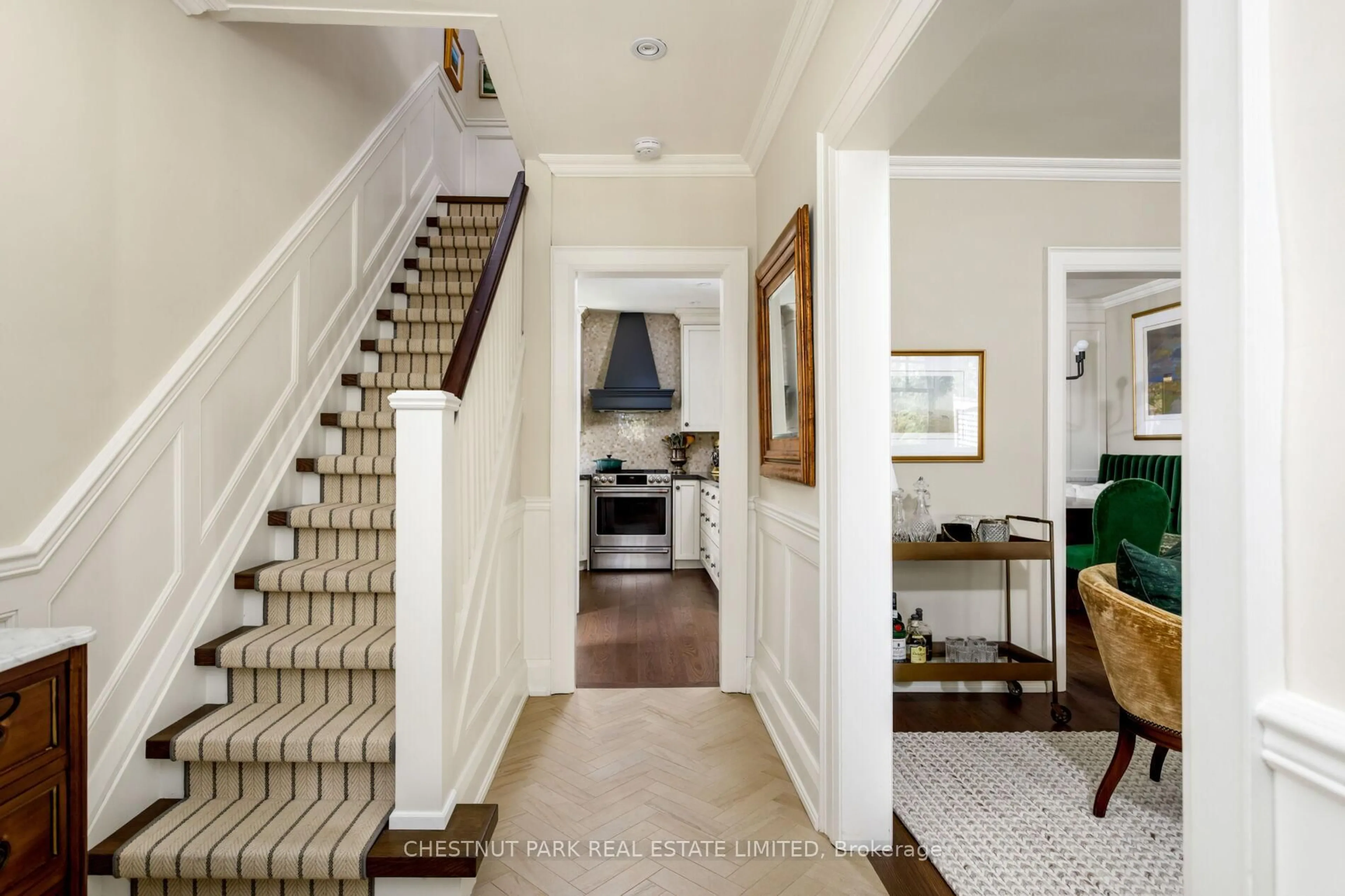 Indoor entryway for 176 Forman Ave, Toronto Ontario M4S 2S2