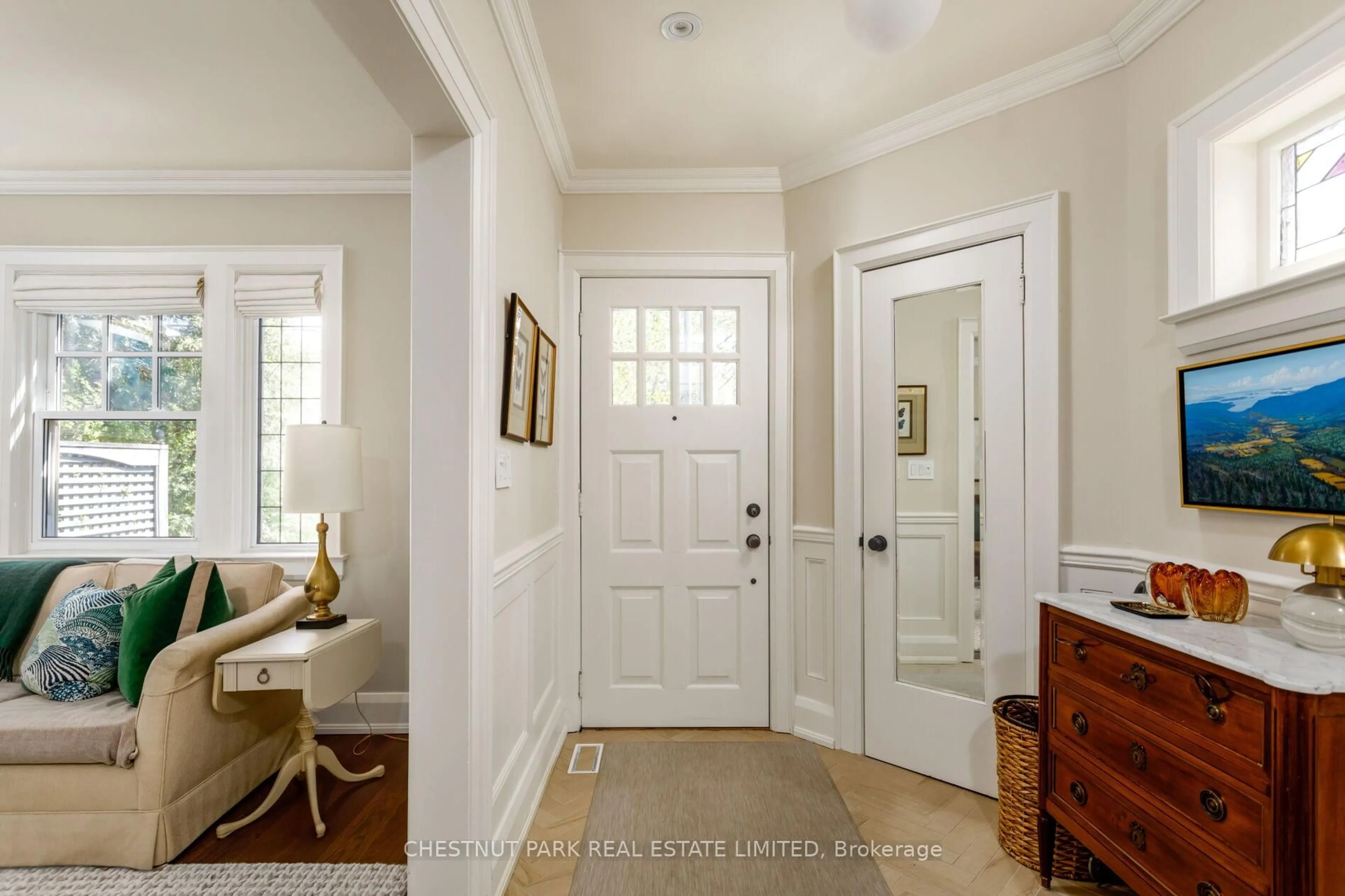 Indoor entryway for 176 Forman Ave, Toronto Ontario M4S 2S2