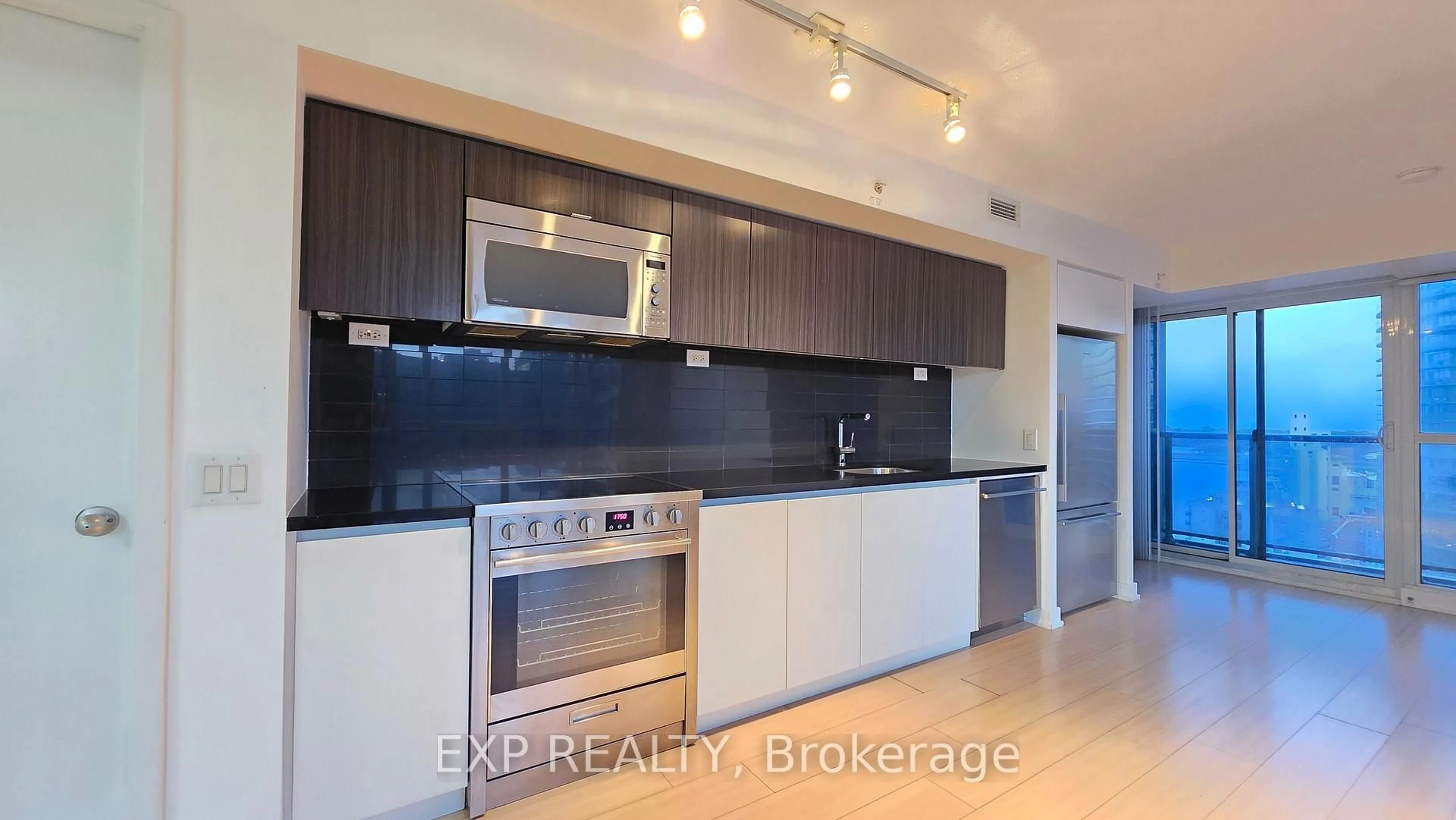 Unknown for 85 Queens Wharf Rd #2206, Toronto Ontario M5V 0J9