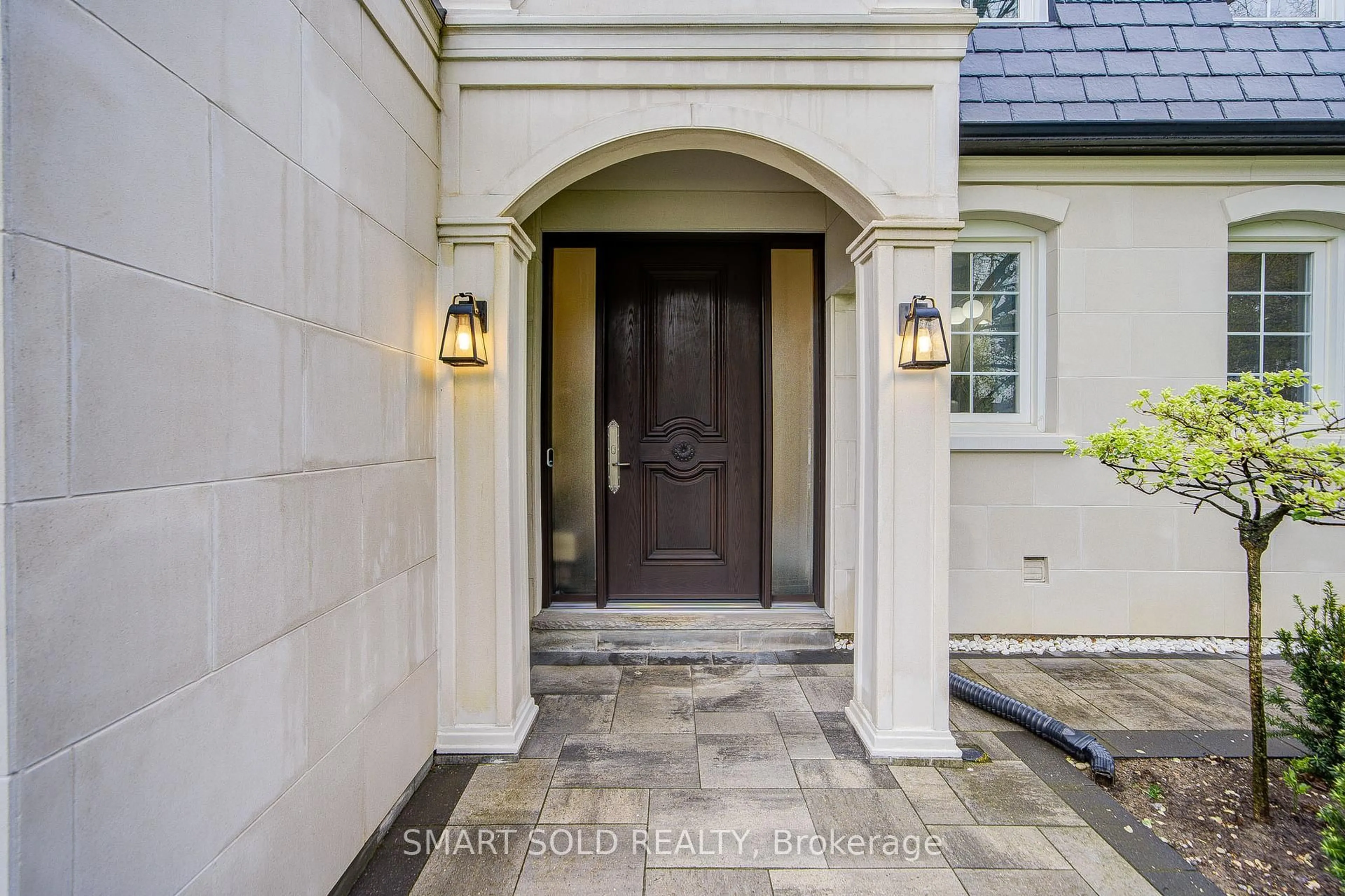 Indoor entryway for 4 Knollview Cres, Toronto Ontario M2K 2E1