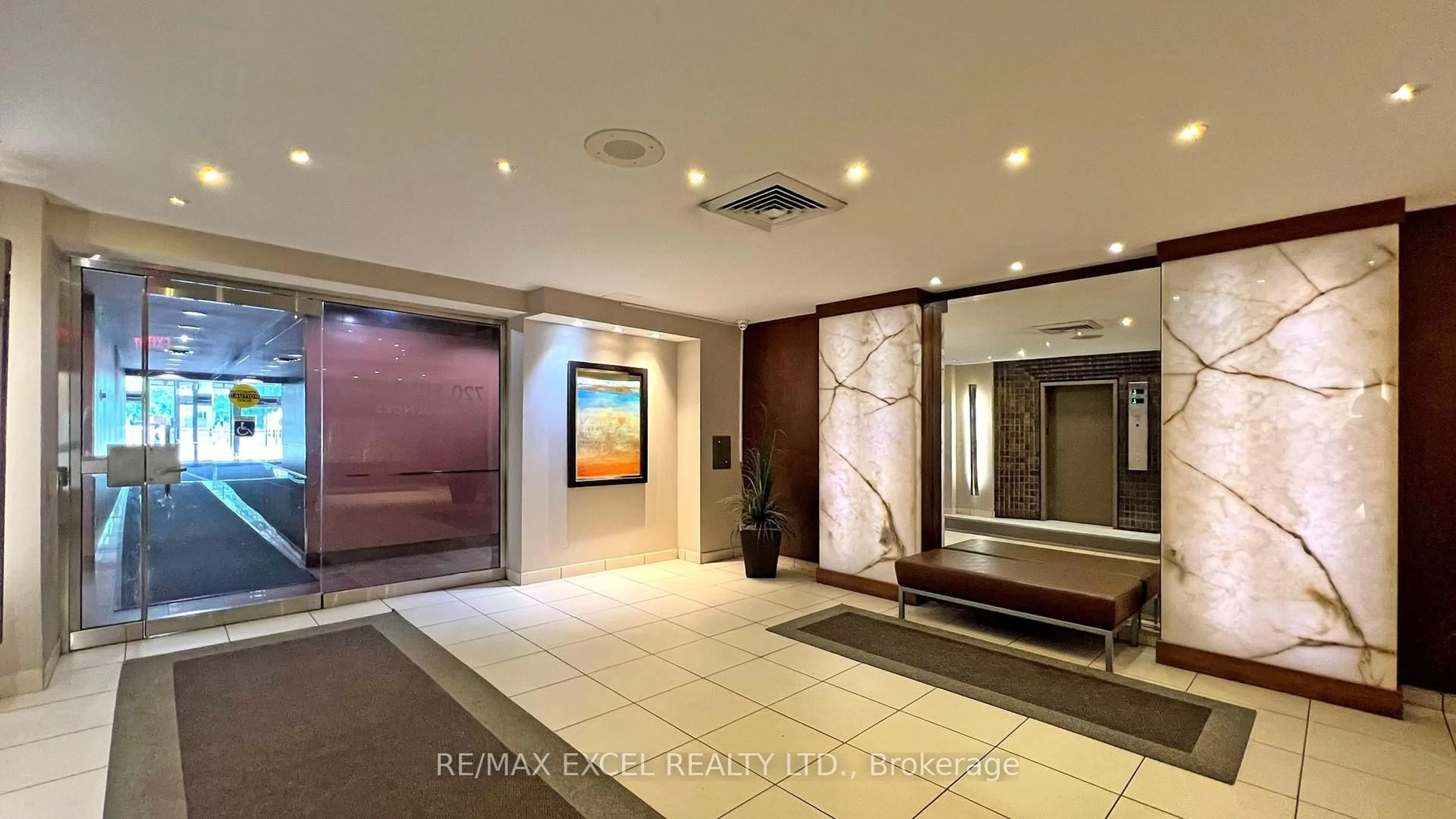 Lobby for 720 Spadina Ave #1605, Toronto Ontario M5S 2T9