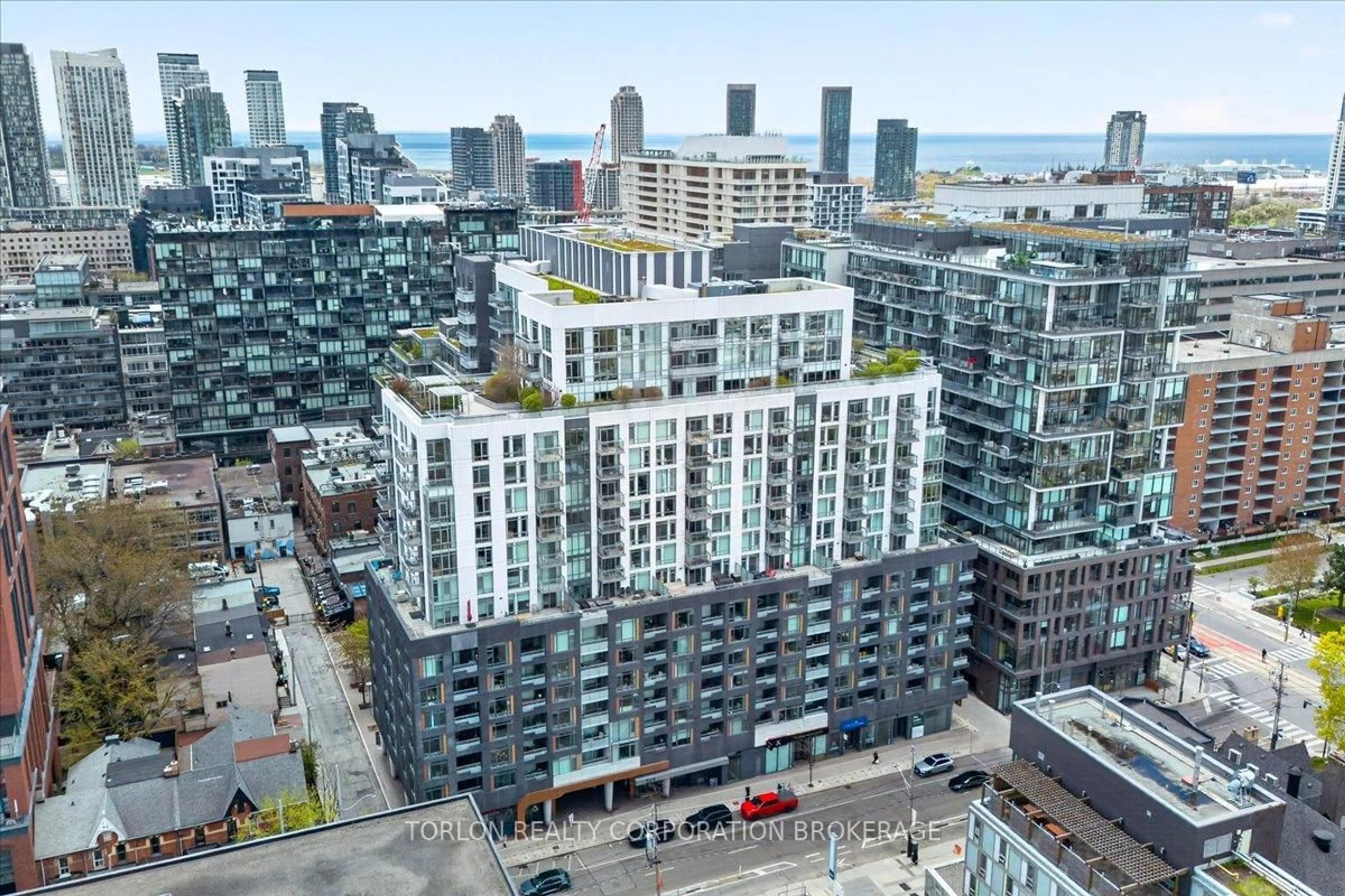 A pic from outside/outdoor area/front of a property/back of a property/a pic from drone, city buildings view from balcony for 525 Adelaide St #1632, Toronto Ontario M5V 0N7