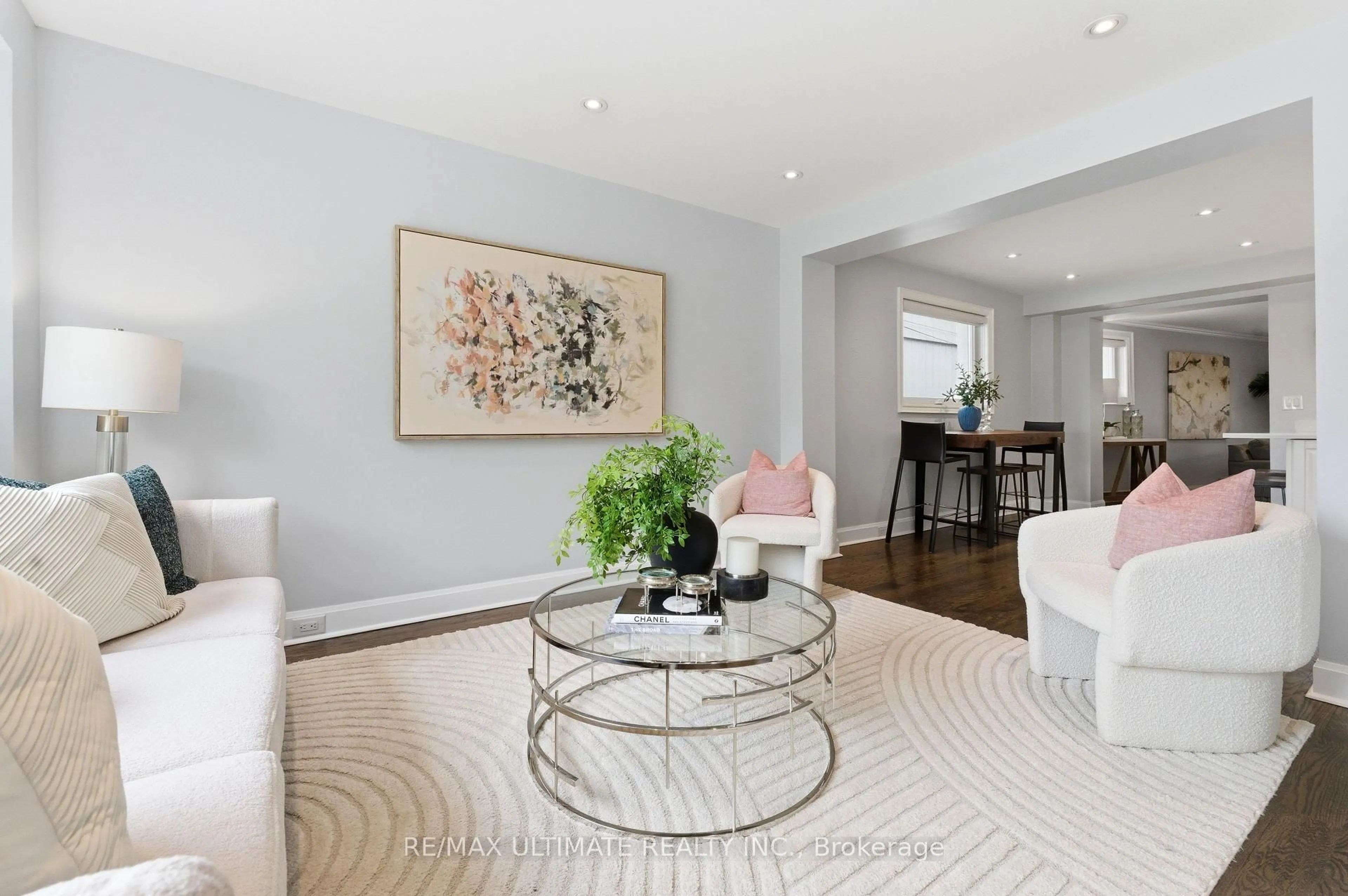 Living room with furniture, unknown for 254 Airdrie Rd, Toronto Ontario M4G 1N1