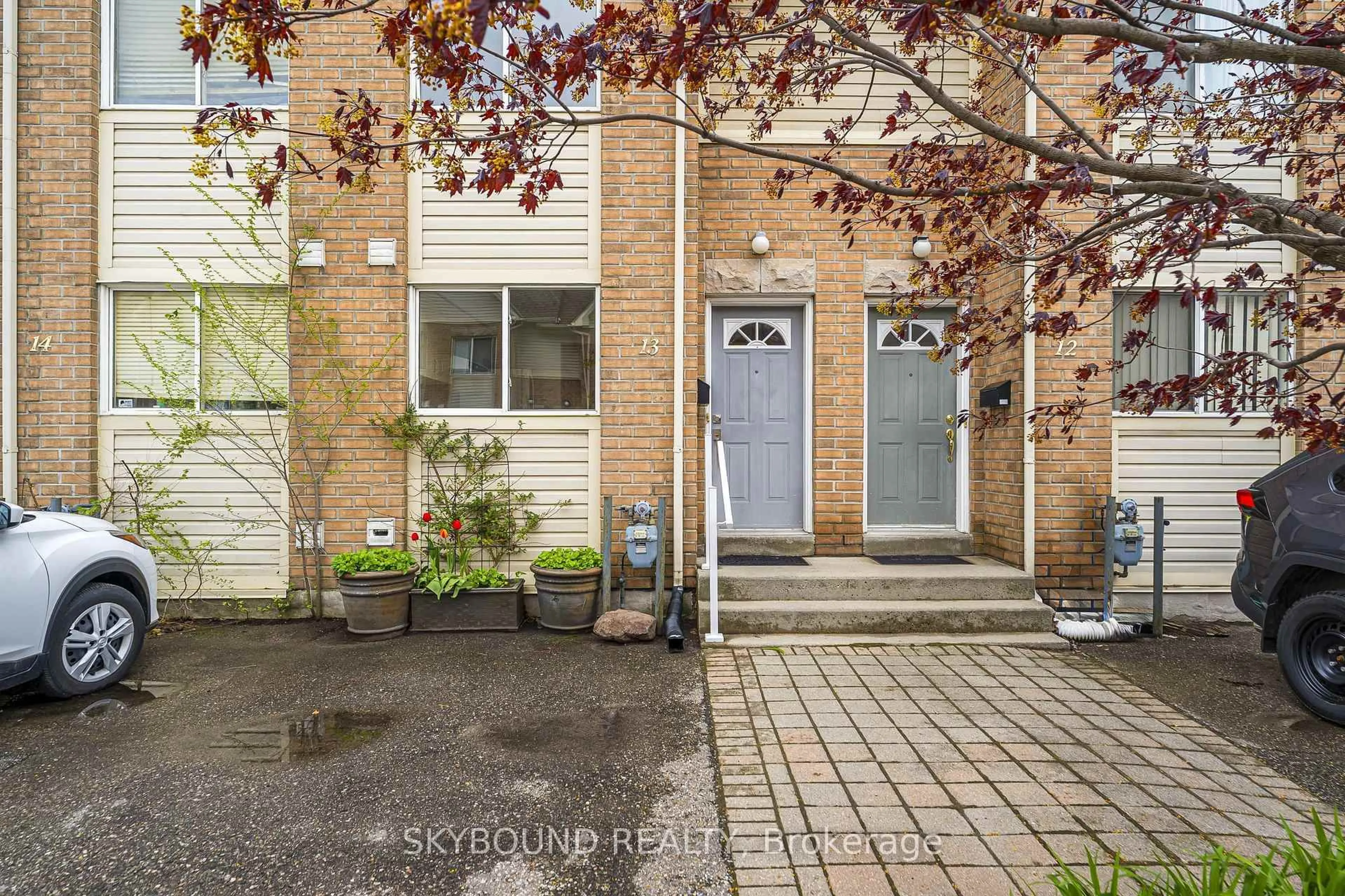 Unknown for 25 Replin Rd ## 13, Toronto Ontario M6A 2M8