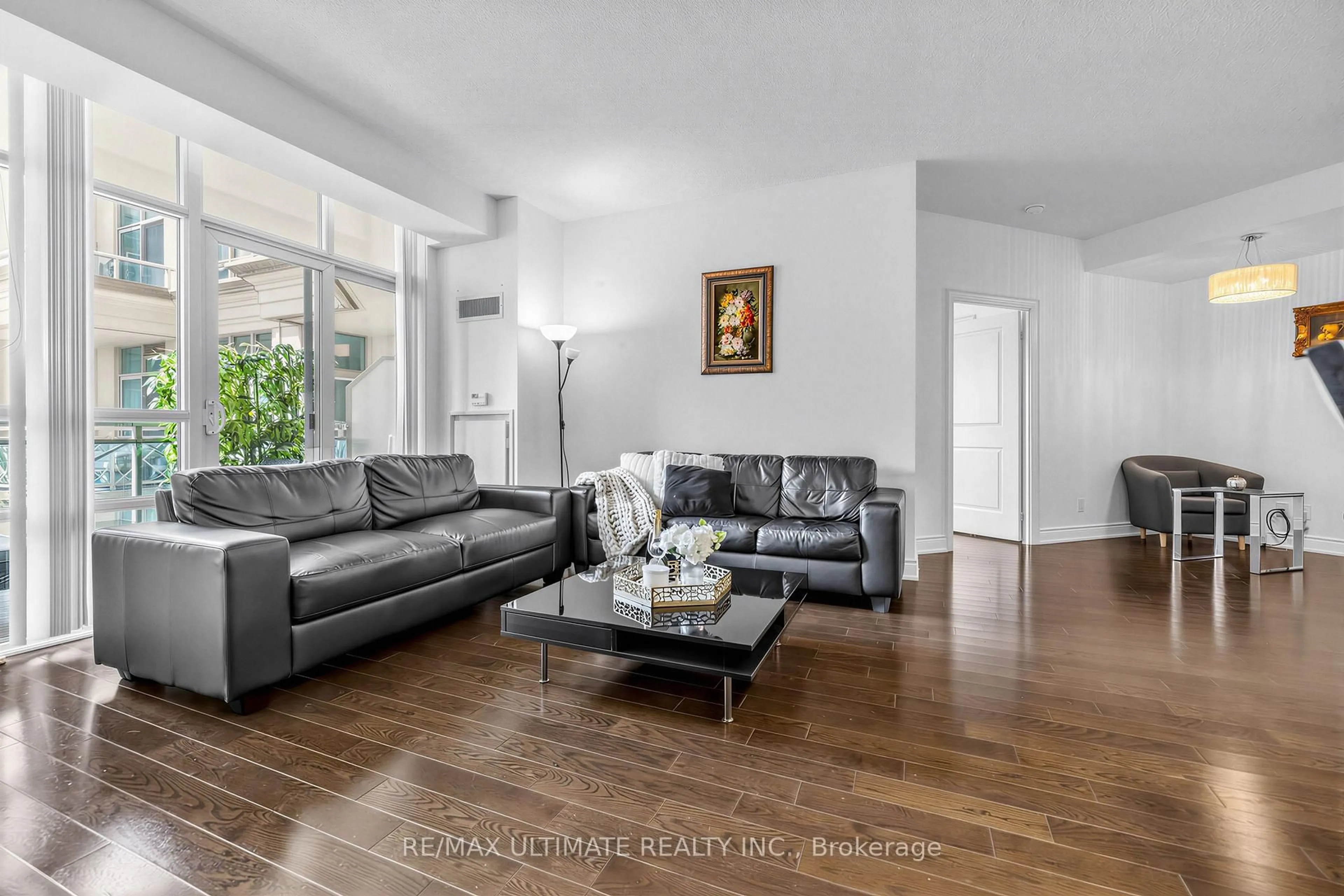 Living room with furniture, unknown for 20 Bloorview Pl #1003, Toronto Ontario M2J 0A6
