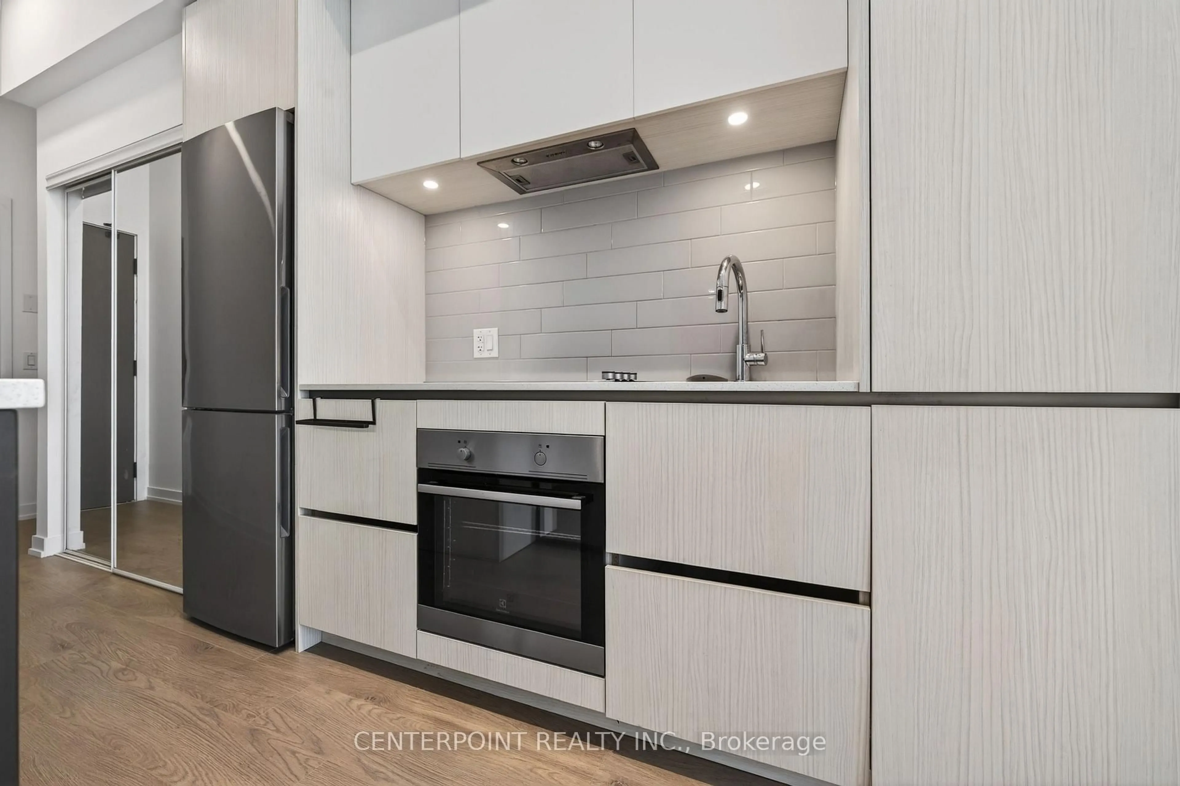 Standard kitchen, wood/laminate floor for 34 Tubman Ave #1102E, Toronto Ontario M5A 0R2