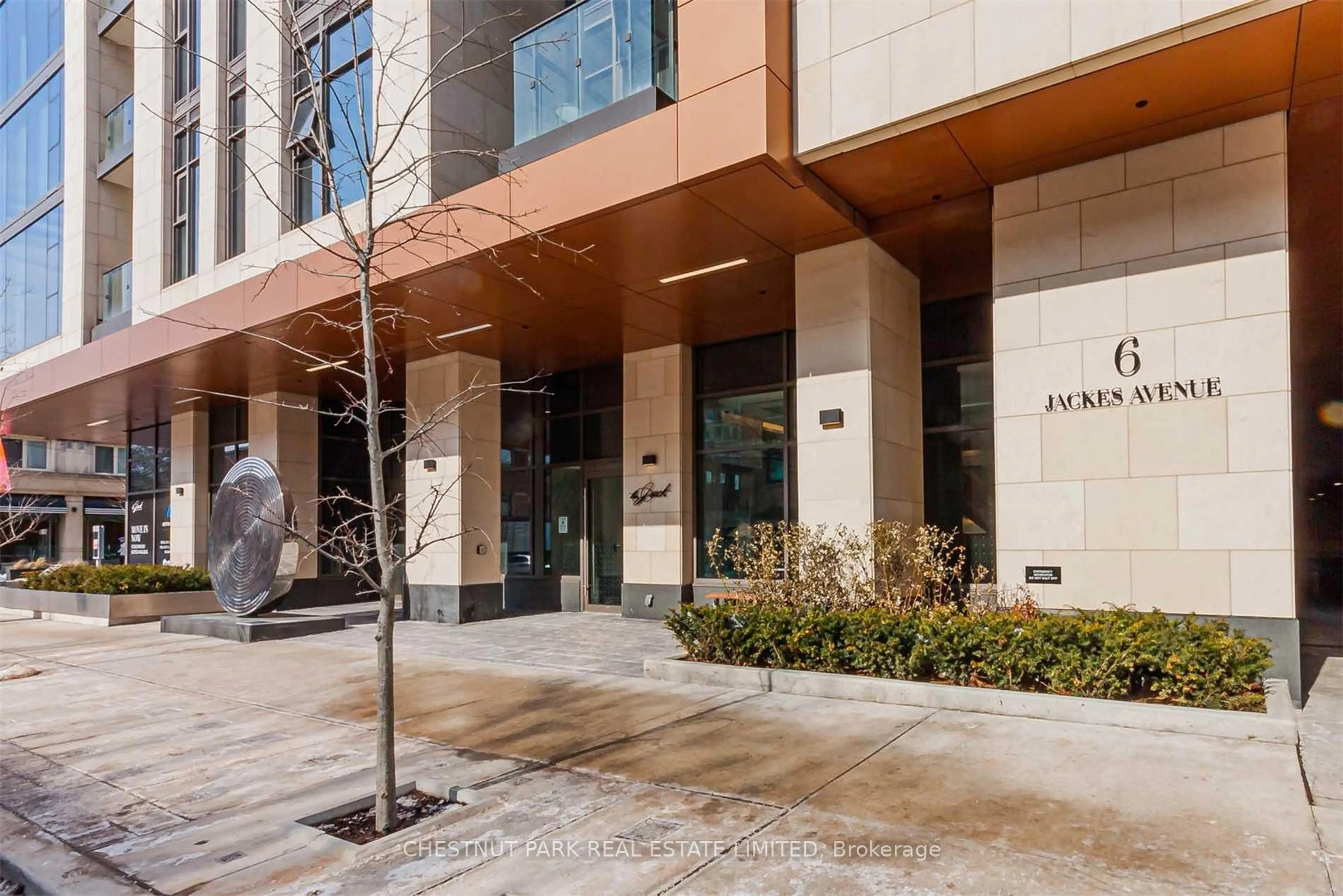 Indoor foyer for 6 Jackes Ave #405, Toronto Ontario M4T 1E5