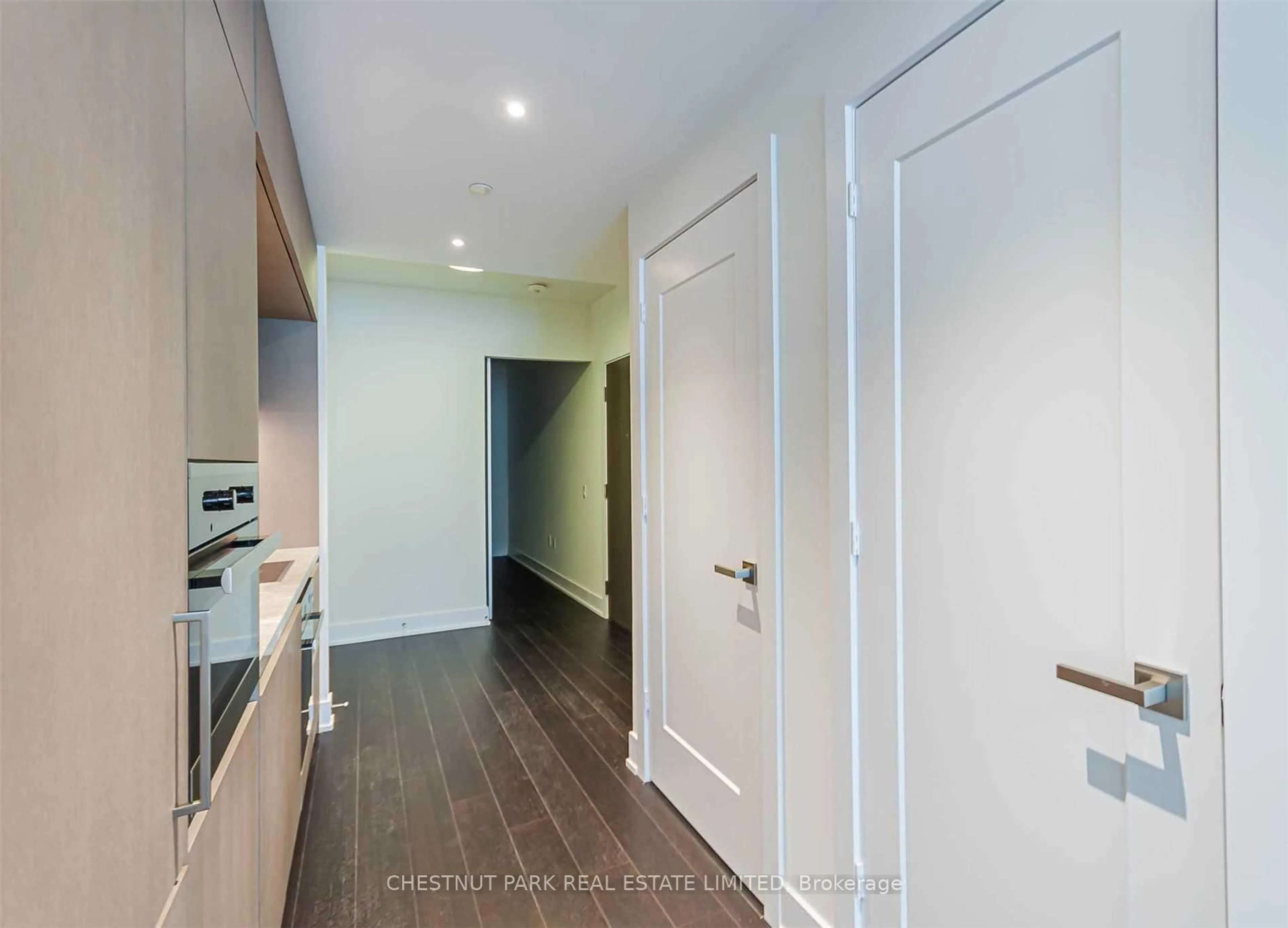 Indoor entryway for 6 Jackes Ave #405, Toronto Ontario M4T 1E5