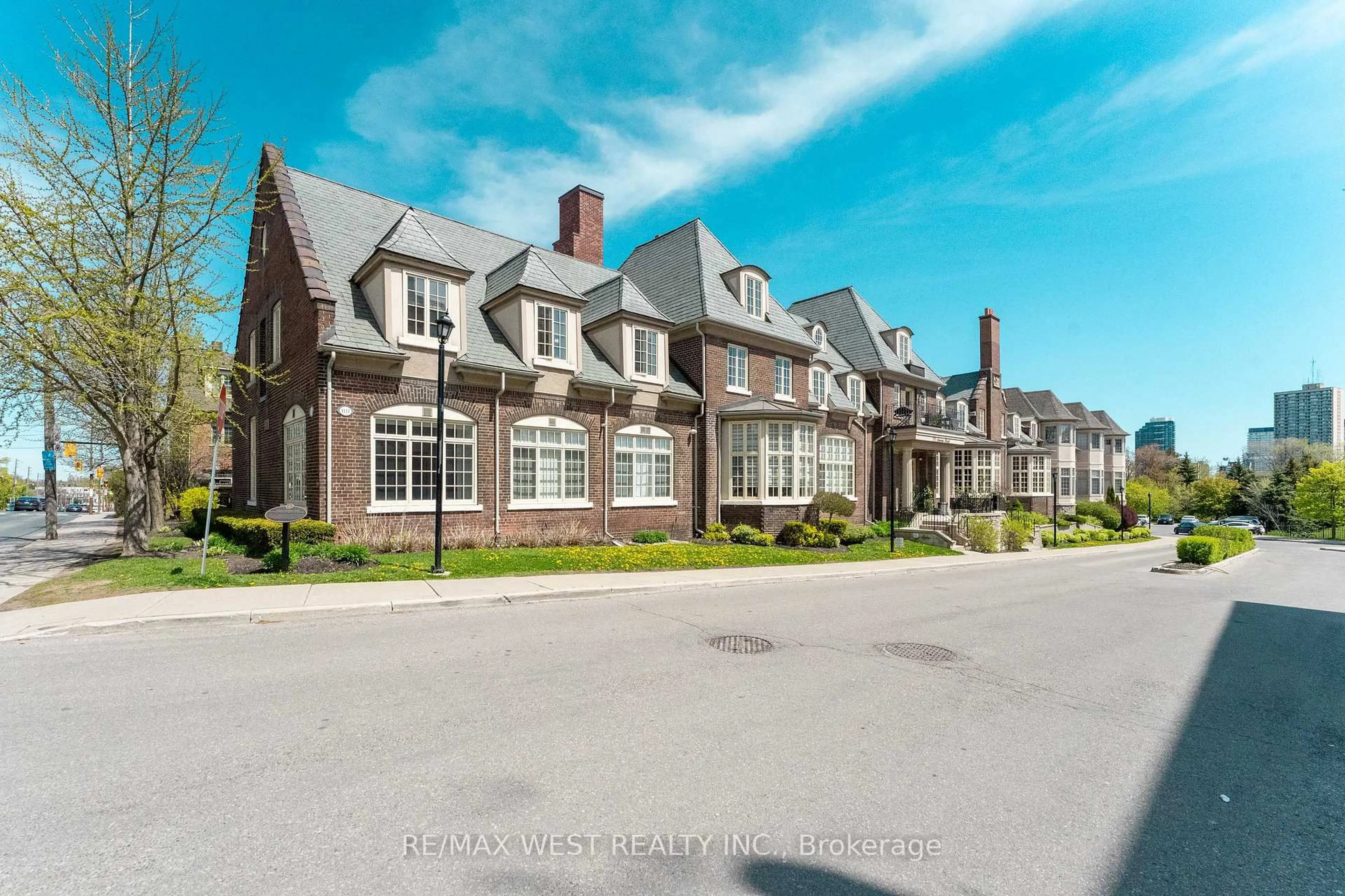 Home with brick exterior material, street for 1111 Avenue Rd #208, Toronto Ontario M5N 3B2