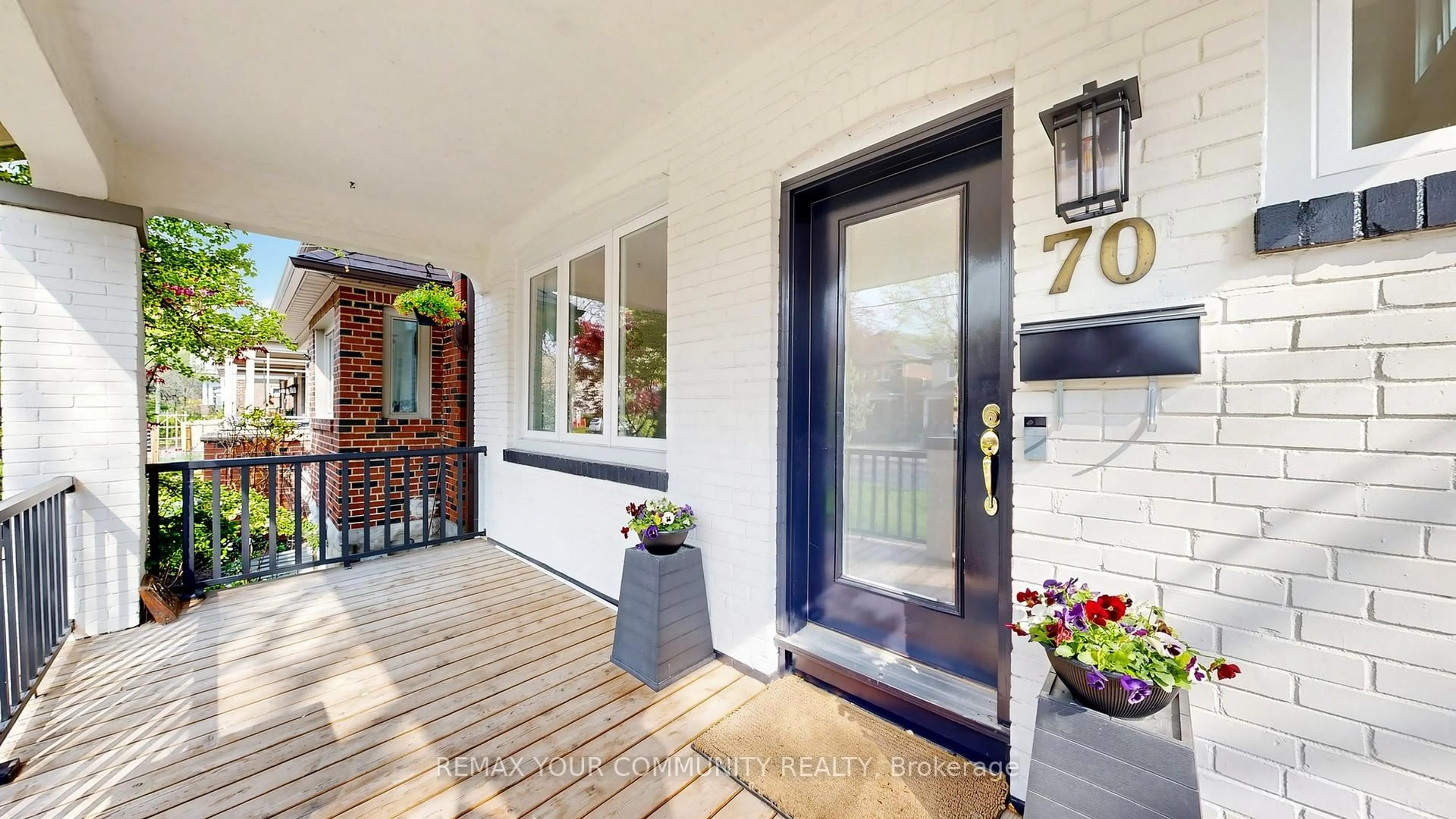 Indoor entryway for 70 Cranbrooke Ave, Toronto Ontario M5M 1M4