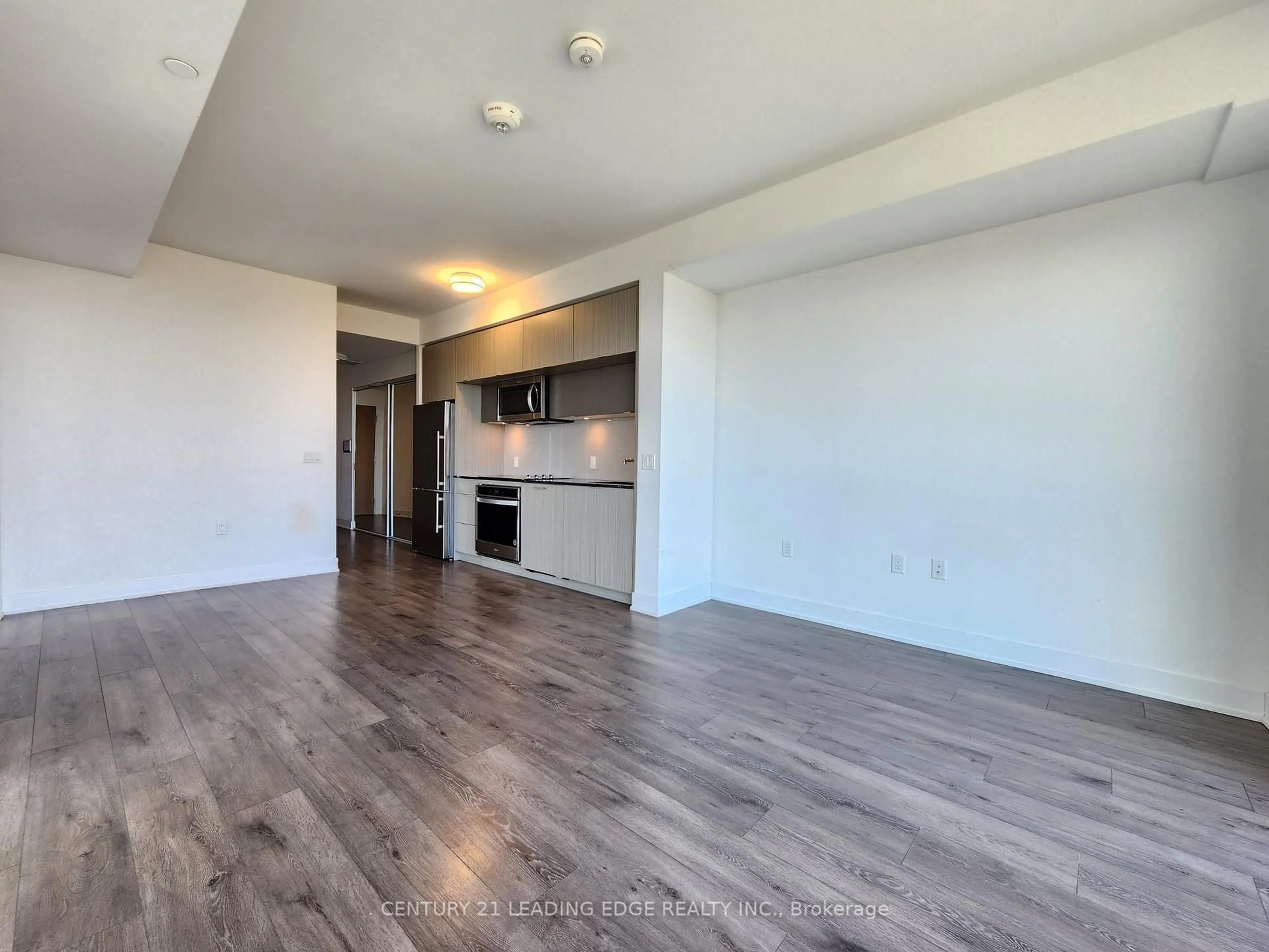 A pic of a room for 585 Bloor St #3418, Toronto Ontario M4W 0B3