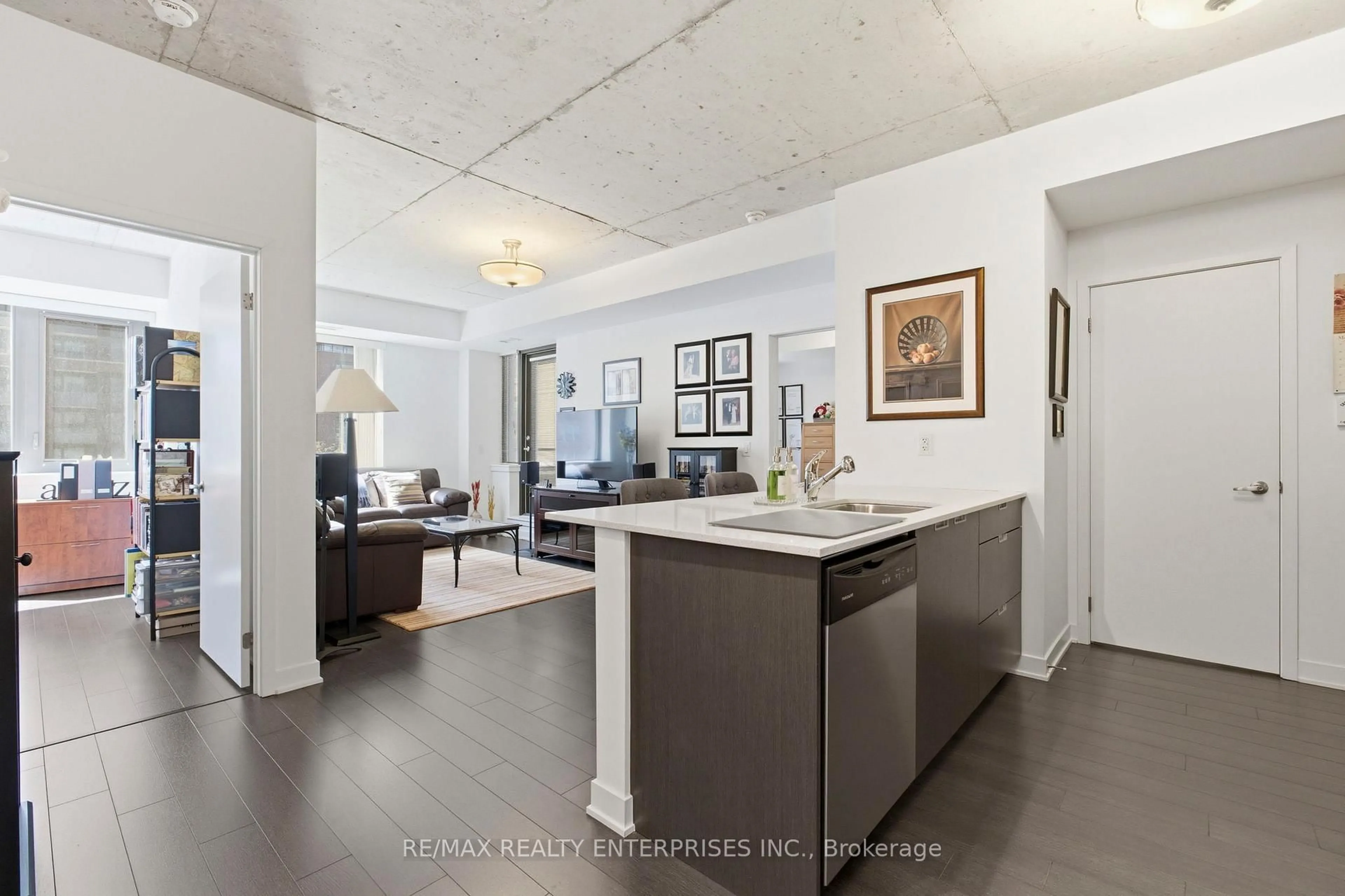 Open concept kitchen, unknown for 400 Wellington St #605, Toronto Ontario M5V 0B5