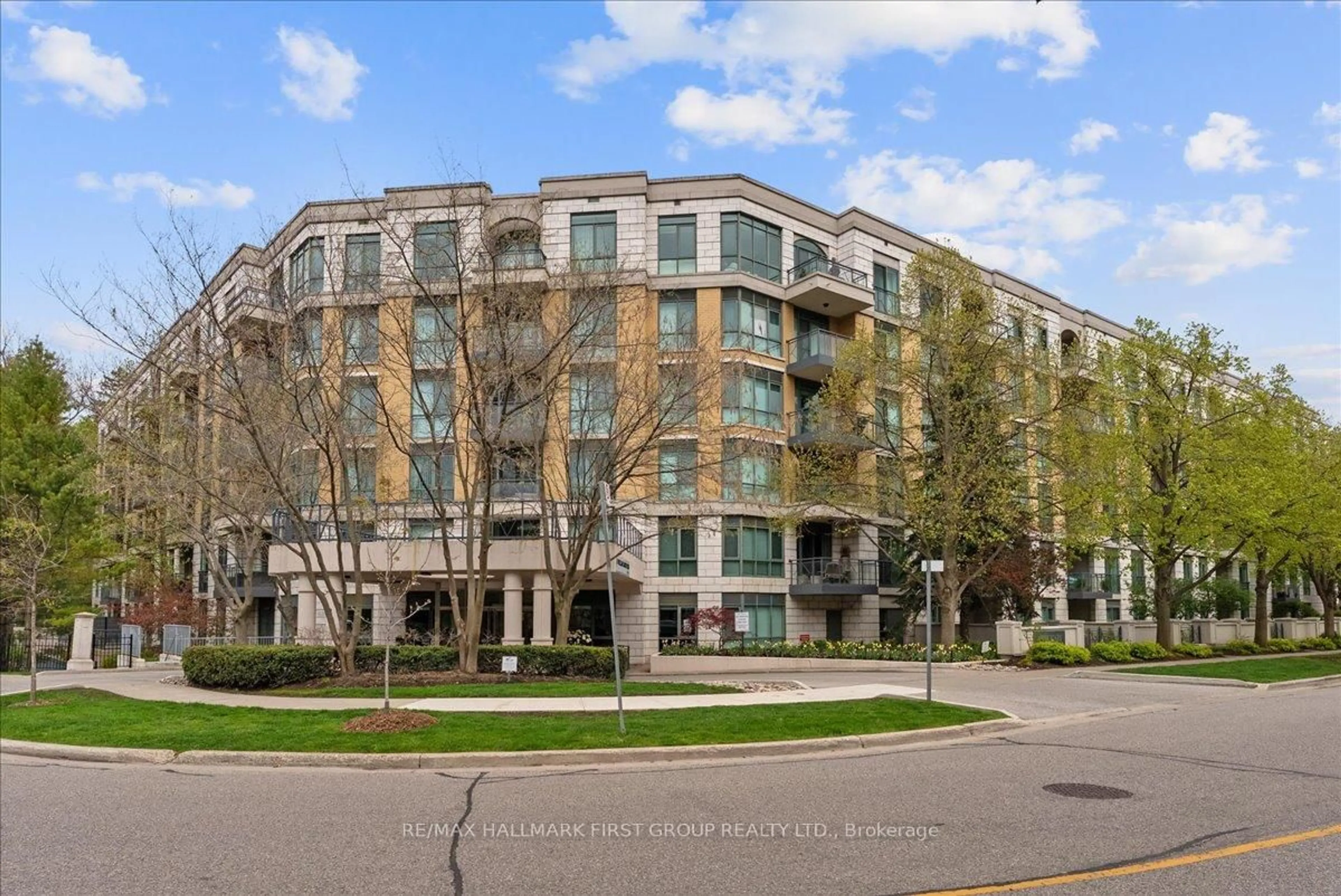 Unknown for 11 William Carson Cres #117, Toronto Ontario M2P 2G1