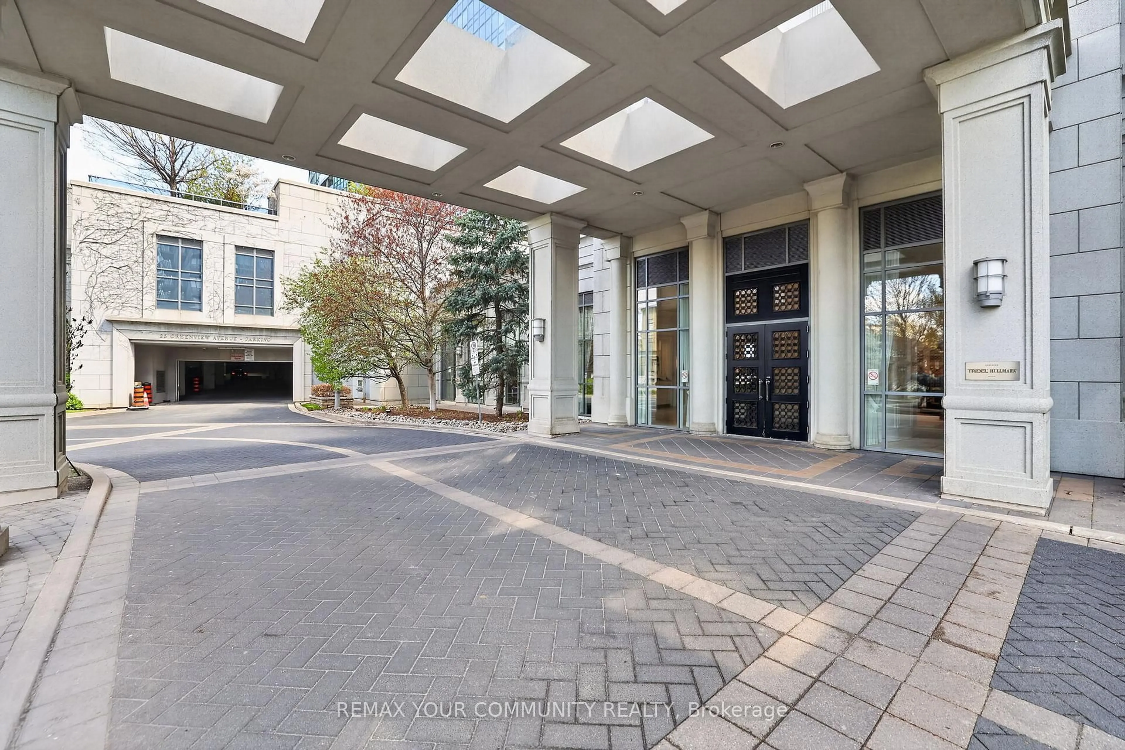 Indoor foyer for 25 Greenview Ave #622, Toronto Ontario M2M 0A5