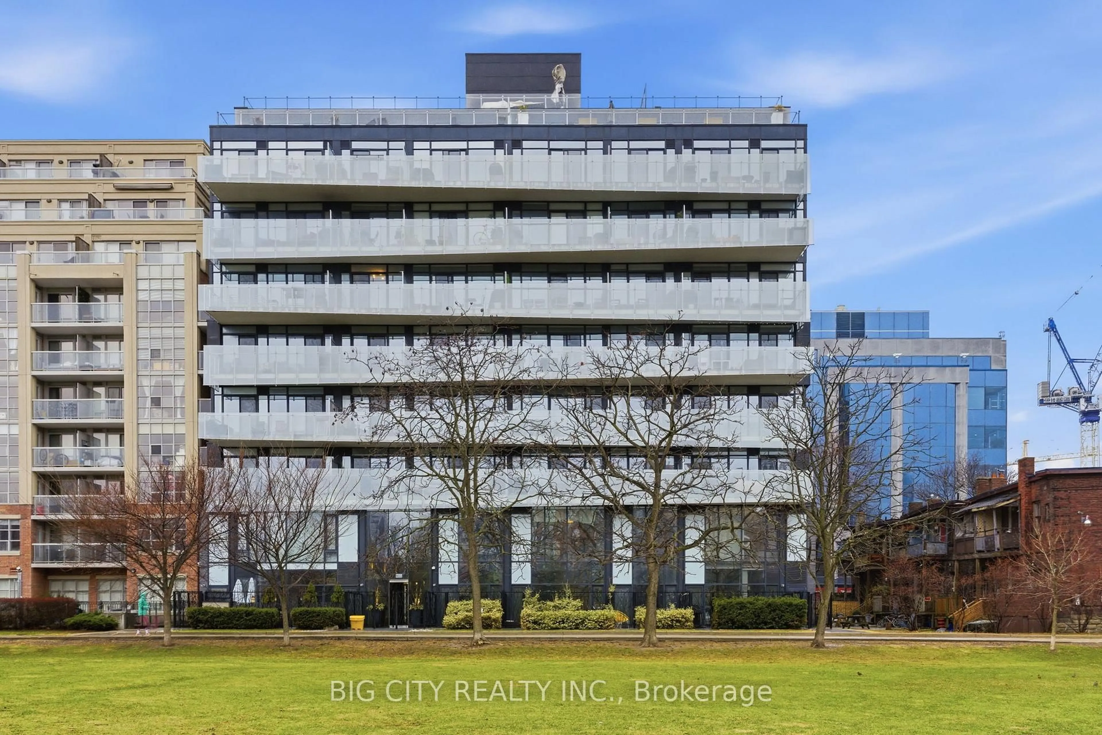 A pic from outside/outdoor area/front of a property/back of a property/a pic from drone, building for 25 Stafford St #502, Toronto Ontario M5V 0G3