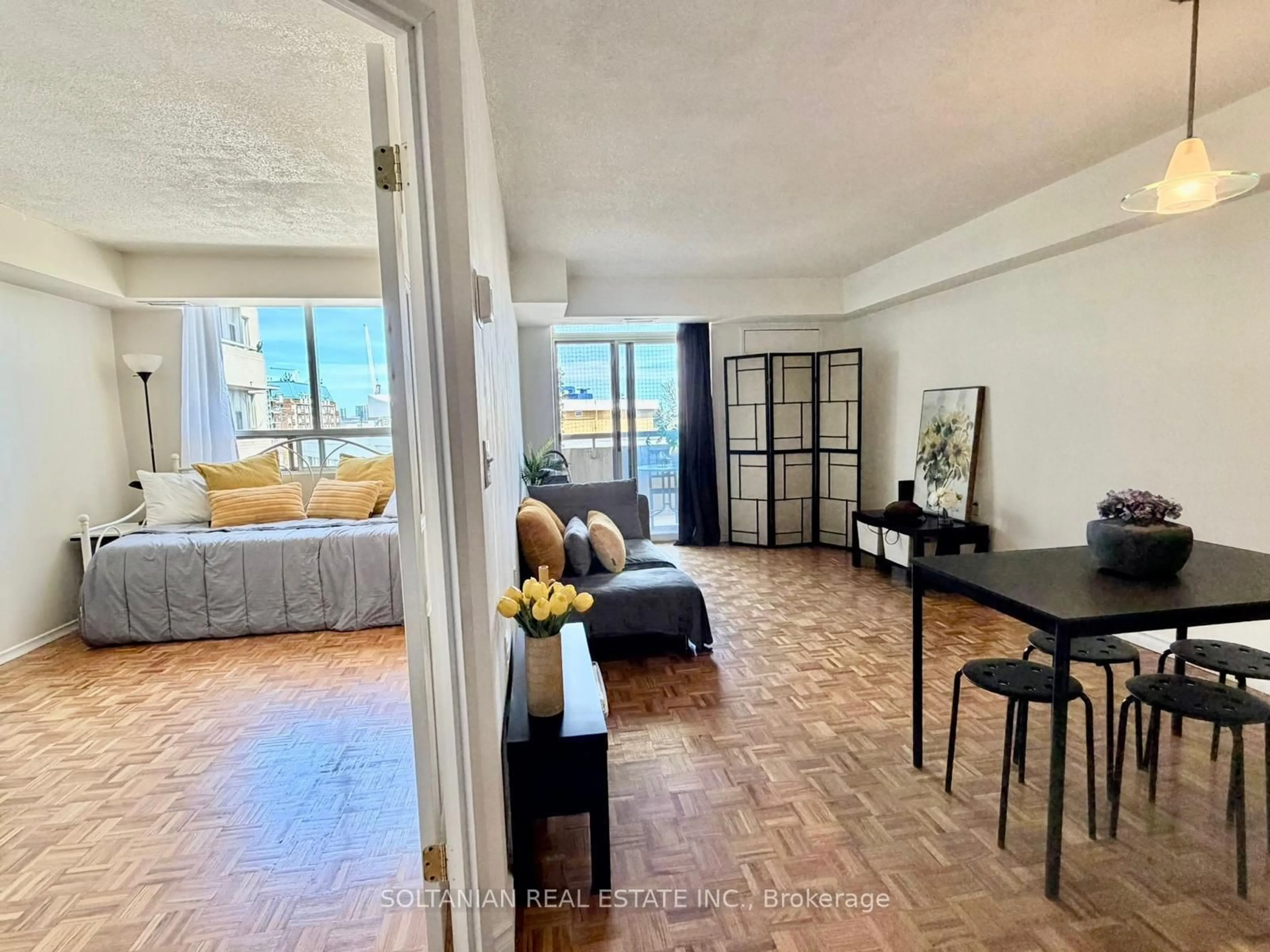 A pic of a room for 555 Wilson Hts Blvd #402, Toronto Ontario M3H 6B5
