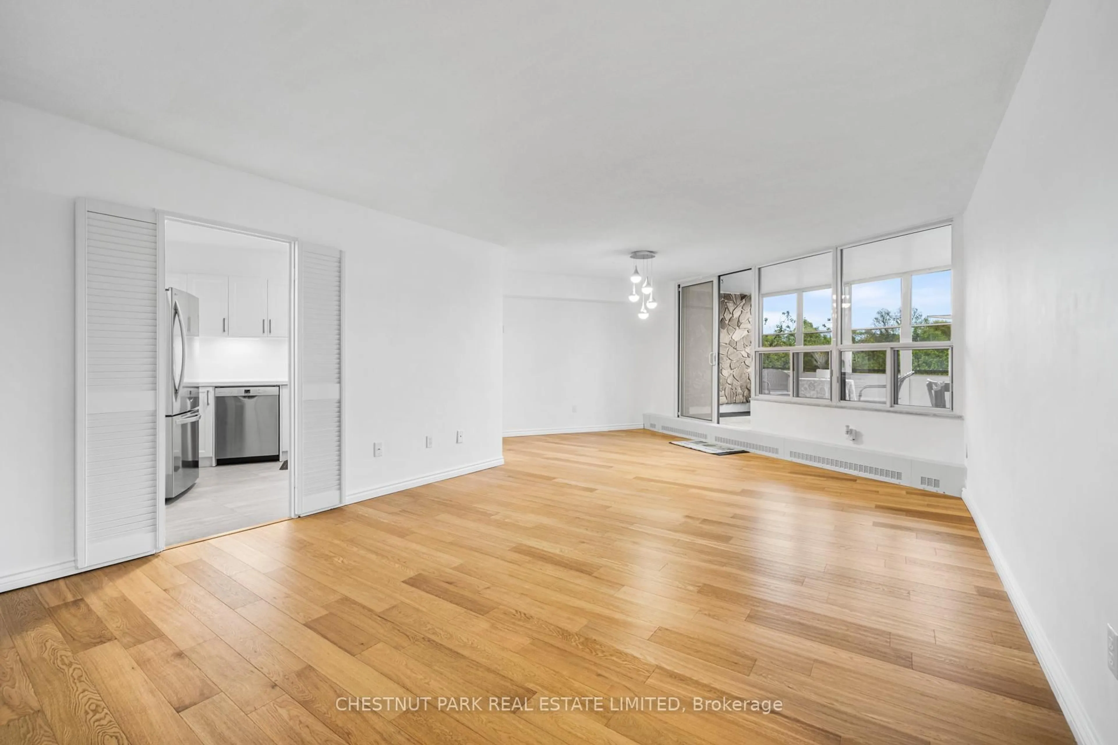 A pic of a room for 60 Pavane Linkway #206, Toronto Ontario M3C 1A1