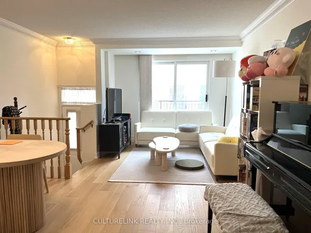 28 Sommerset Way #1502, Toronto 5