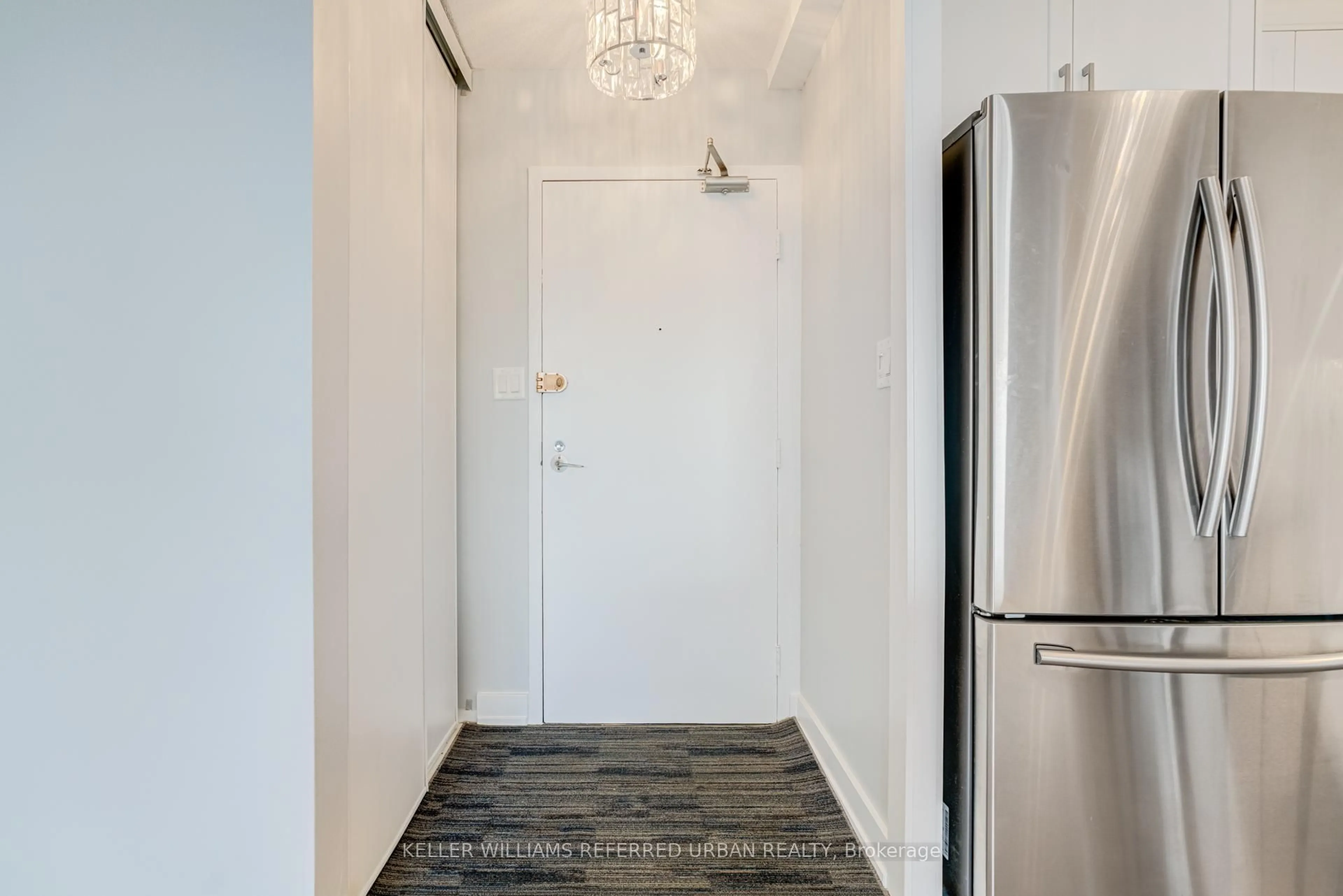 Indoor entryway for 10 Edgecliff Gfwy #1417, Toronto Ontario M3C 3A3