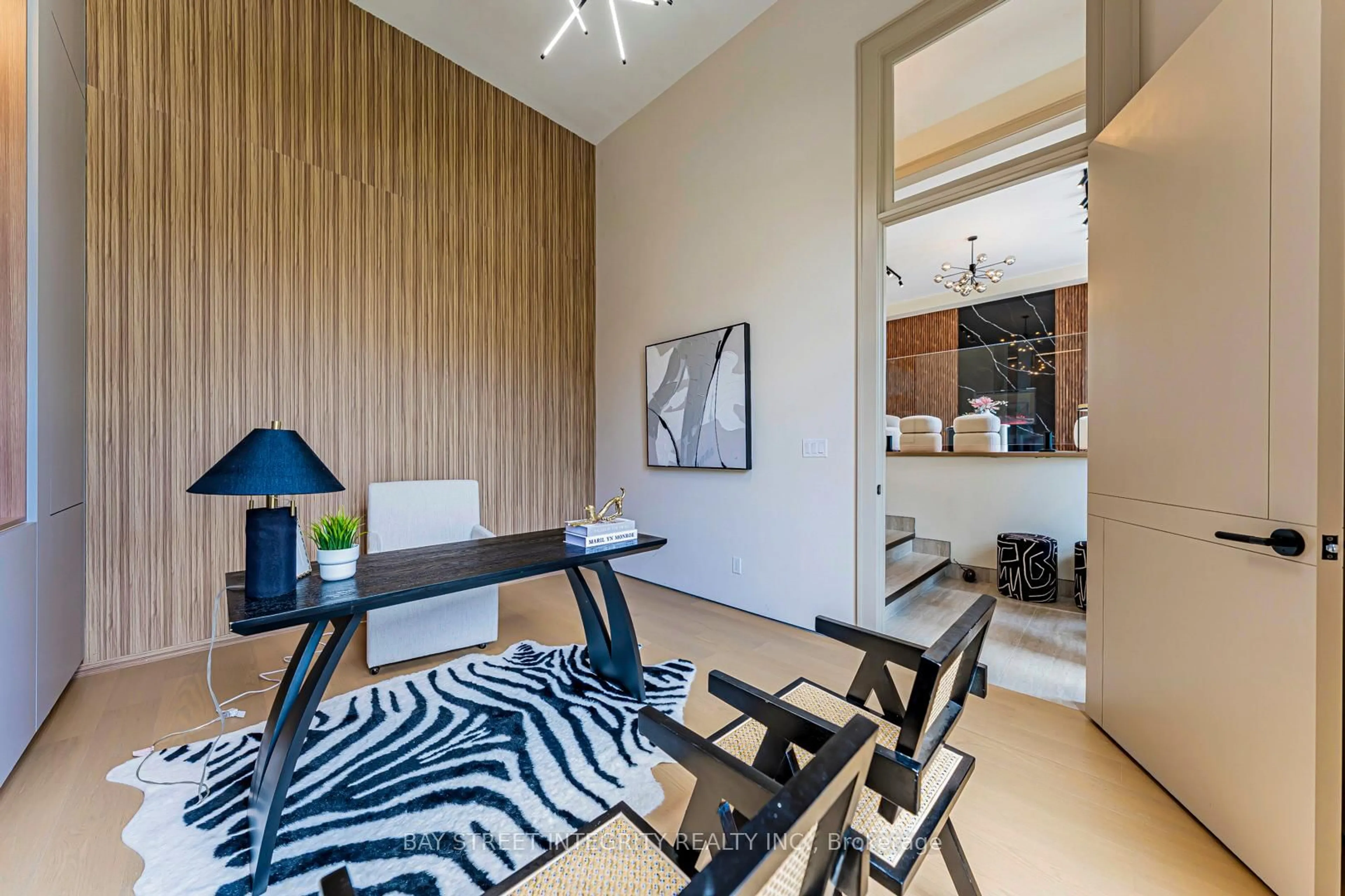 Unknown for 34 Wigan Cres, Toronto Ontario M3H 3A4