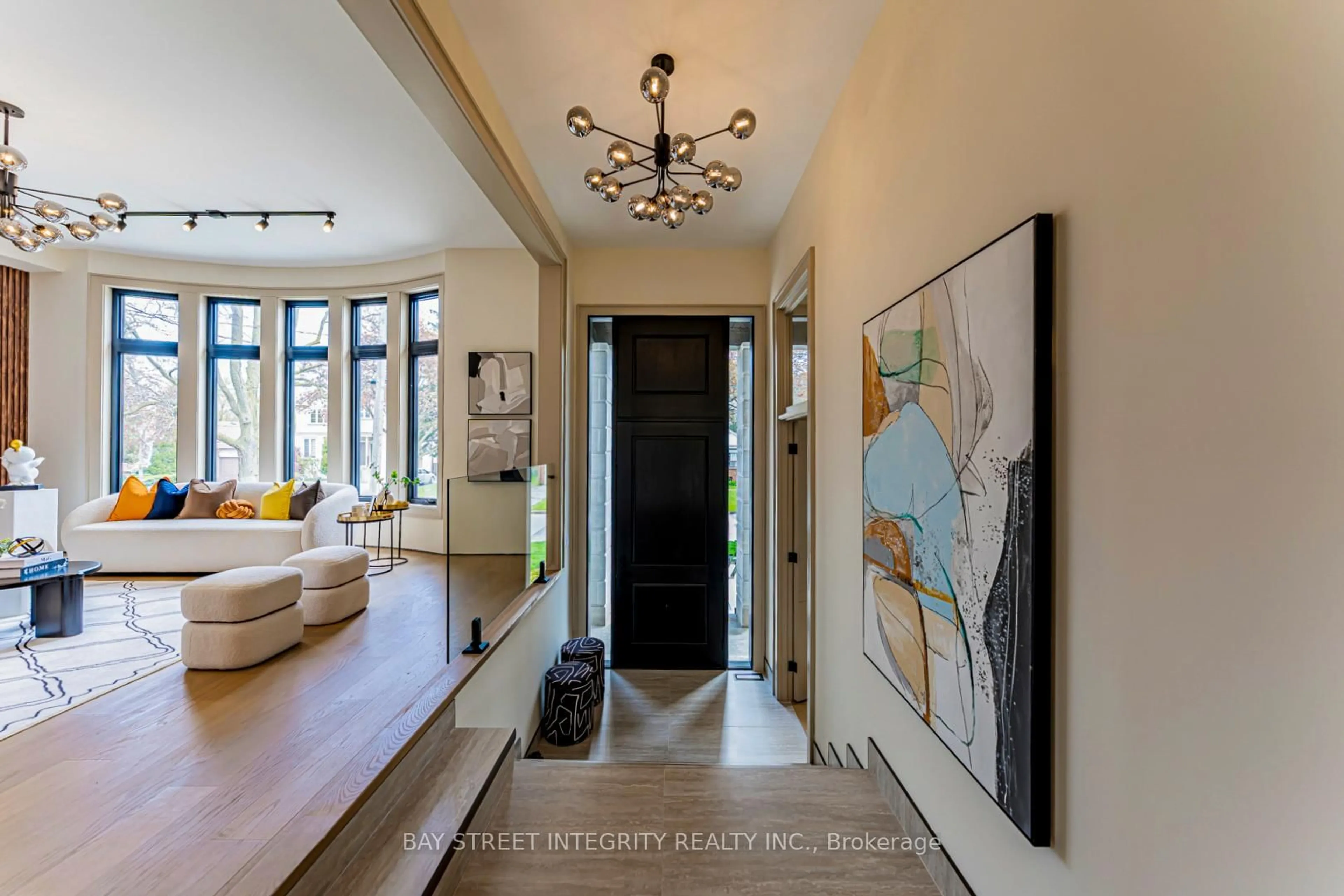 Indoor entryway for 34 Wigan Cres, Toronto Ontario M3H 3A4
