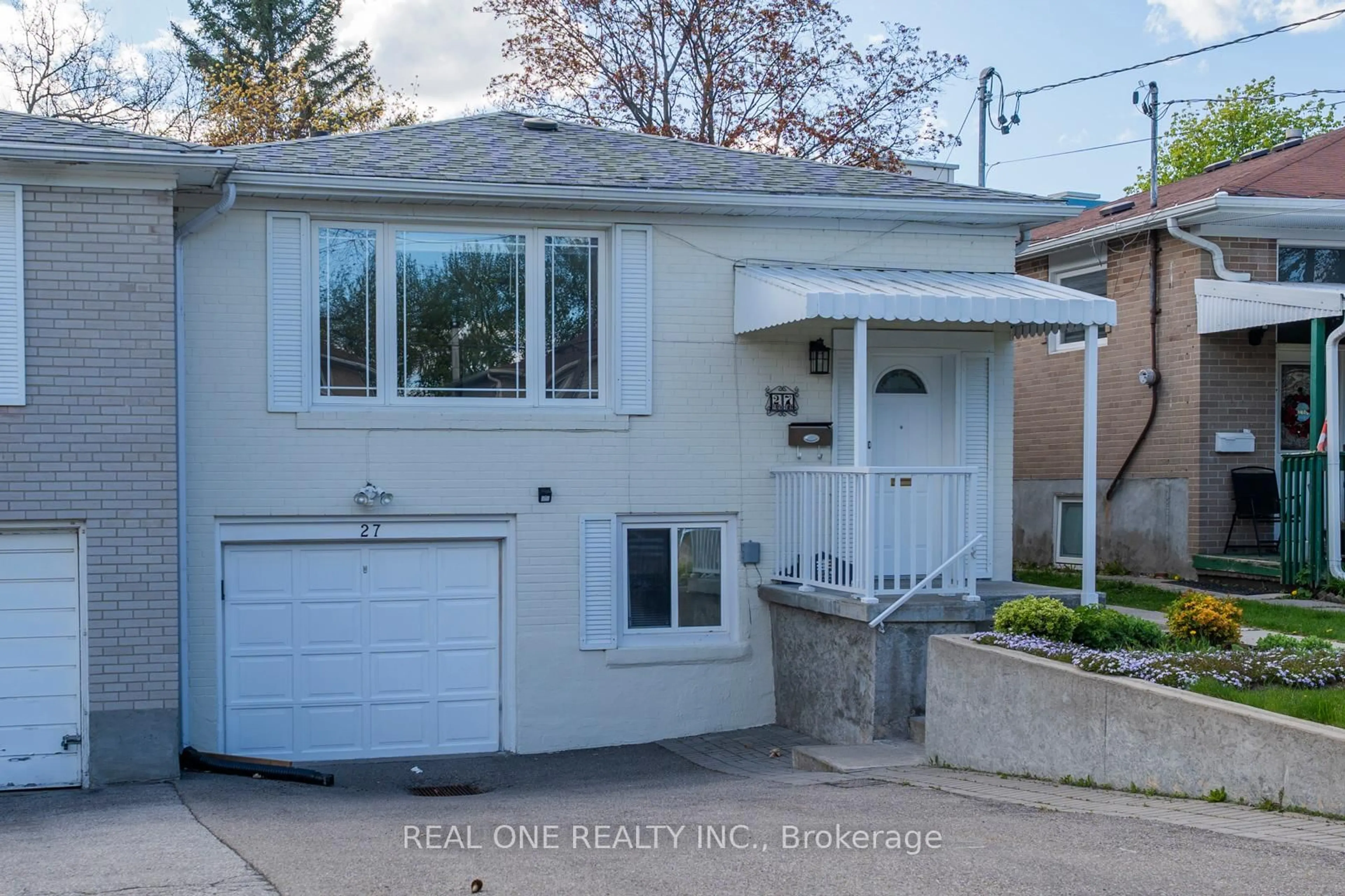 Home with vinyl exterior material, street for 27 Elise Terr, Toronto Ontario M2R 2W9