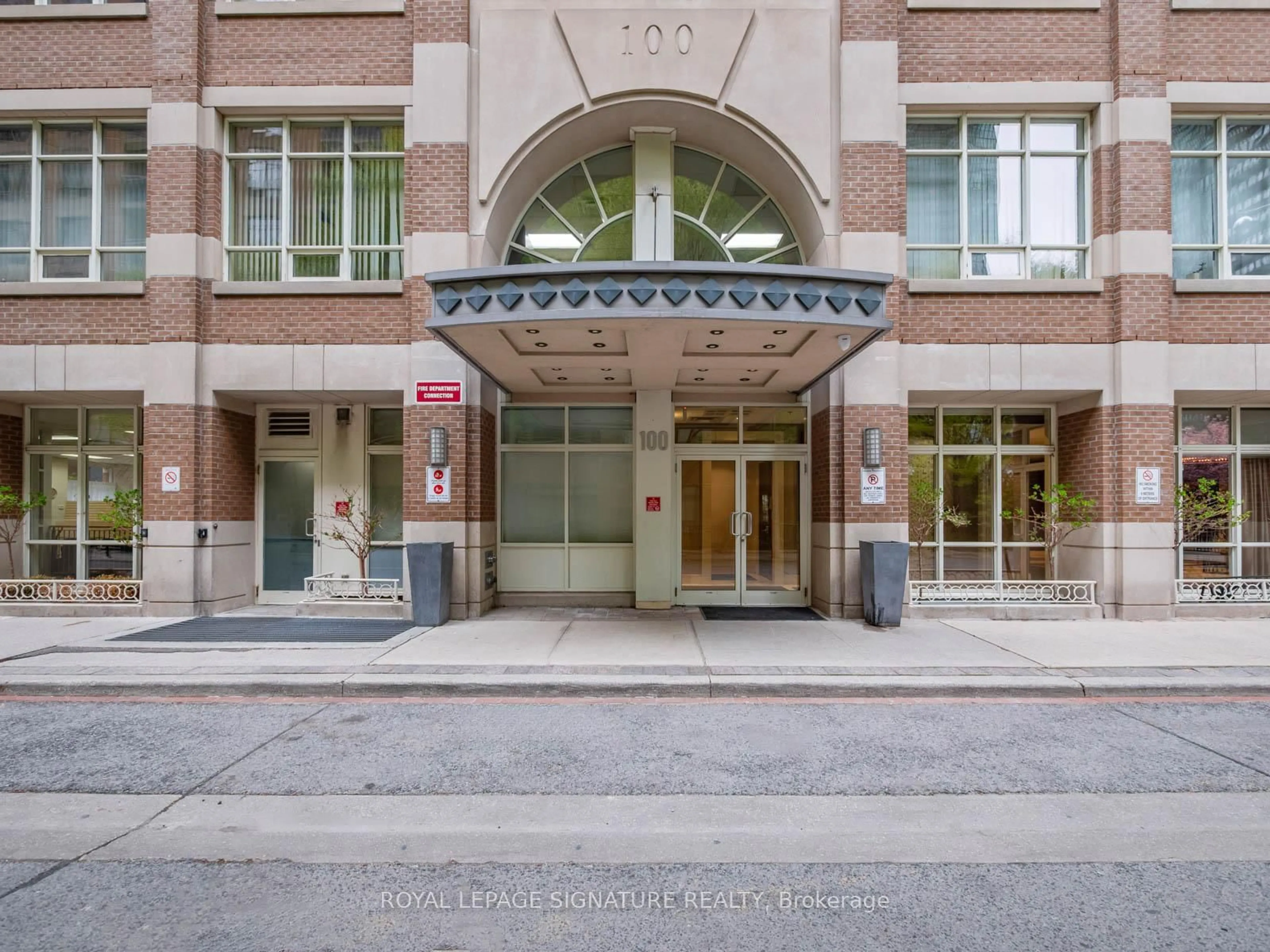 Indoor foyer for 100 Hayden St #1907, Toronto Ontario M4Y 3C7