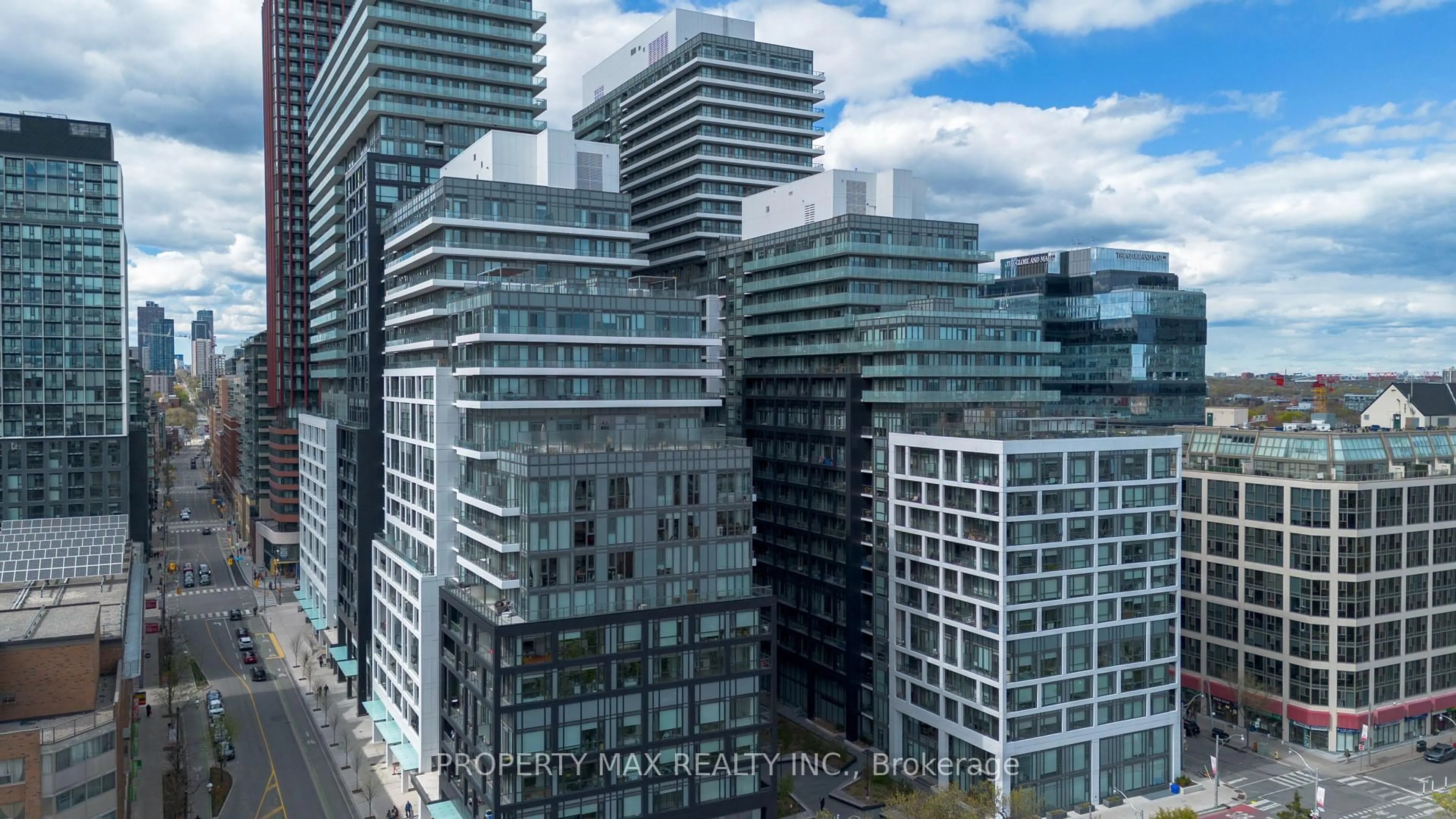 A pic from outside/outdoor area/front of a property/back of a property/a pic from drone, city buildings view from balcony for 70 Princess St #403, Toronto Ontario M5A 0X6