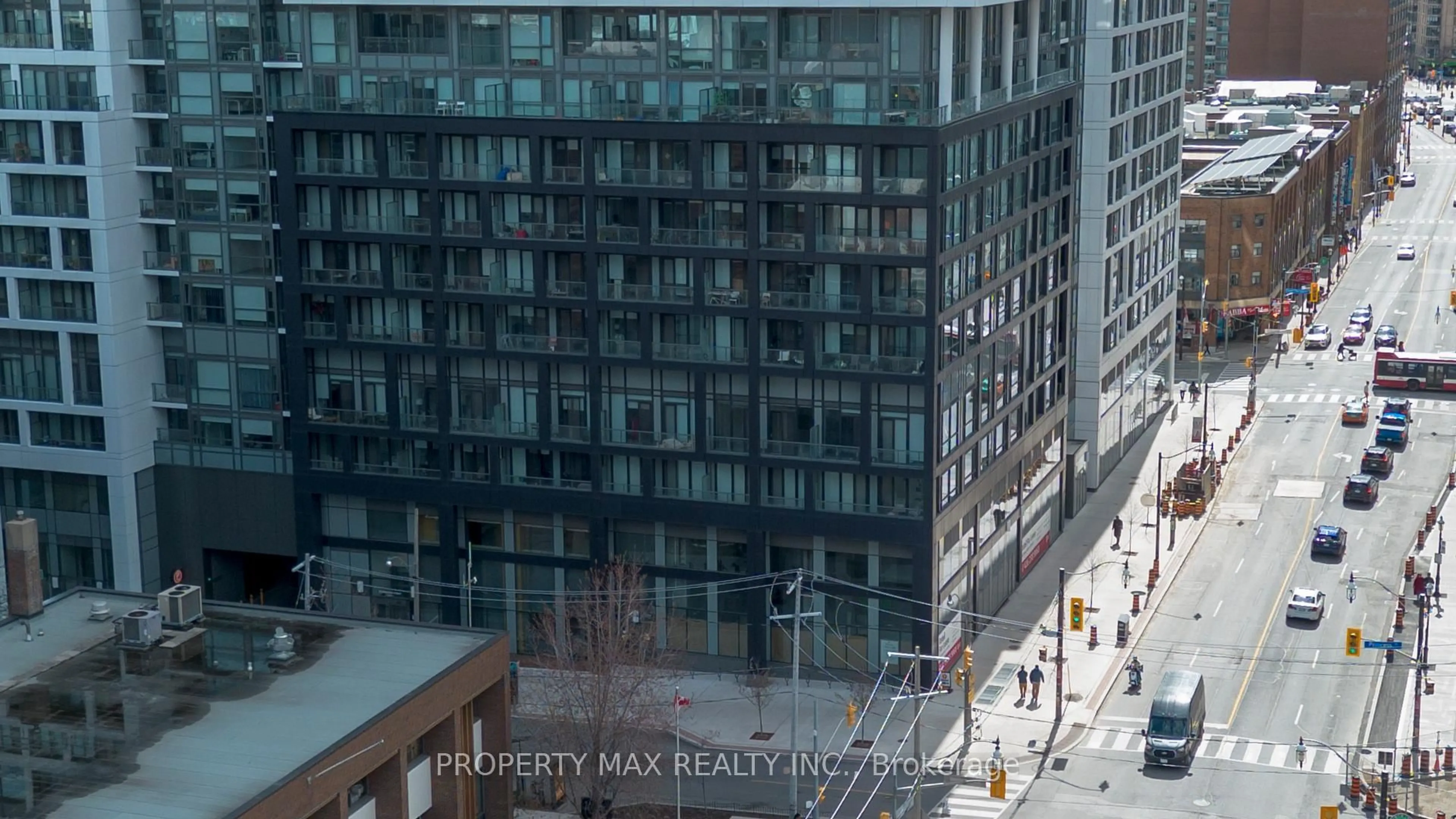 Blurry image for 70 Princess St #403, Toronto Ontario M5A 0X6