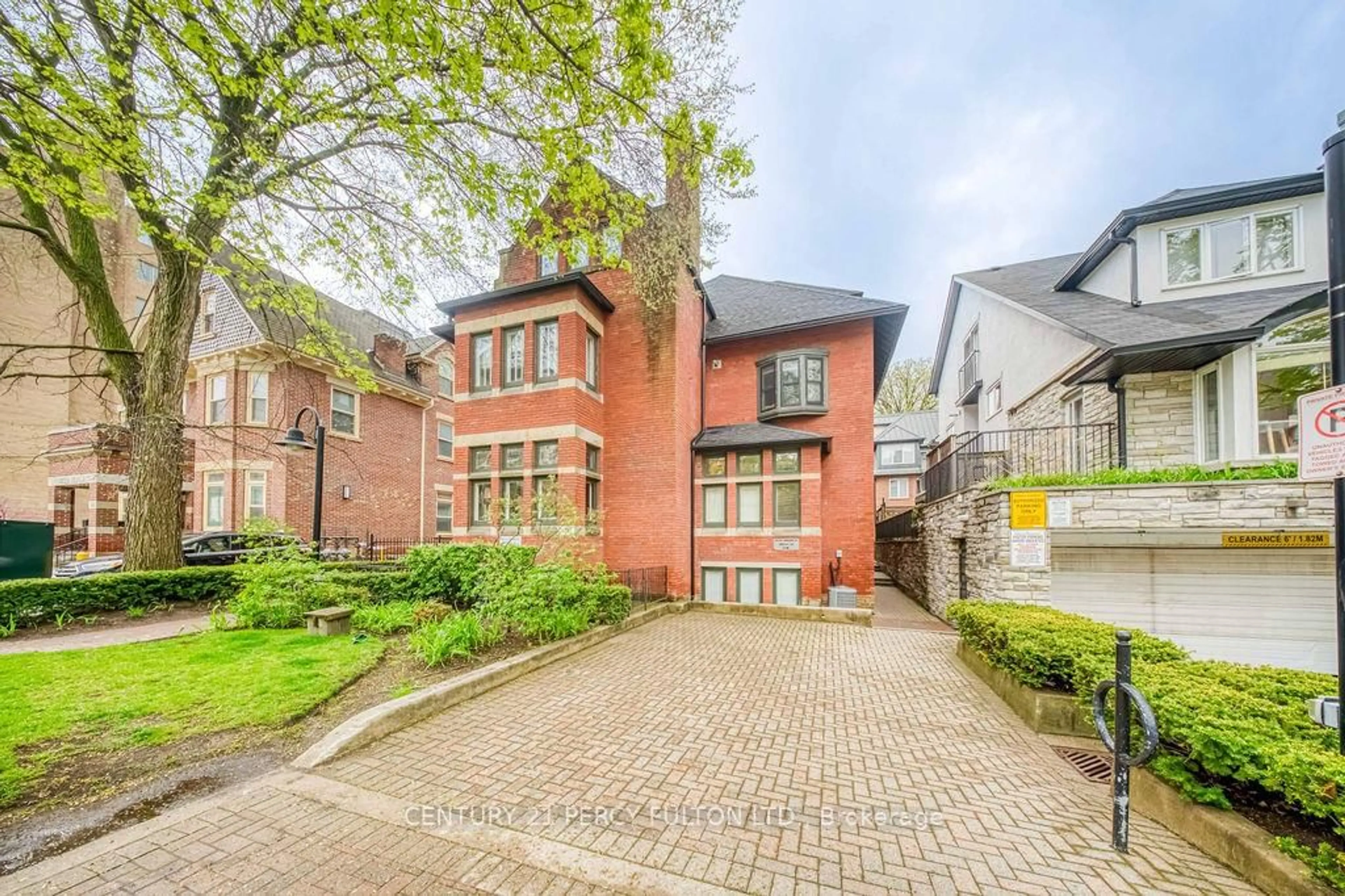 Home with brick exterior material, street for 228 St. George St #TH 15, Toronto Ontario M5R 2N5