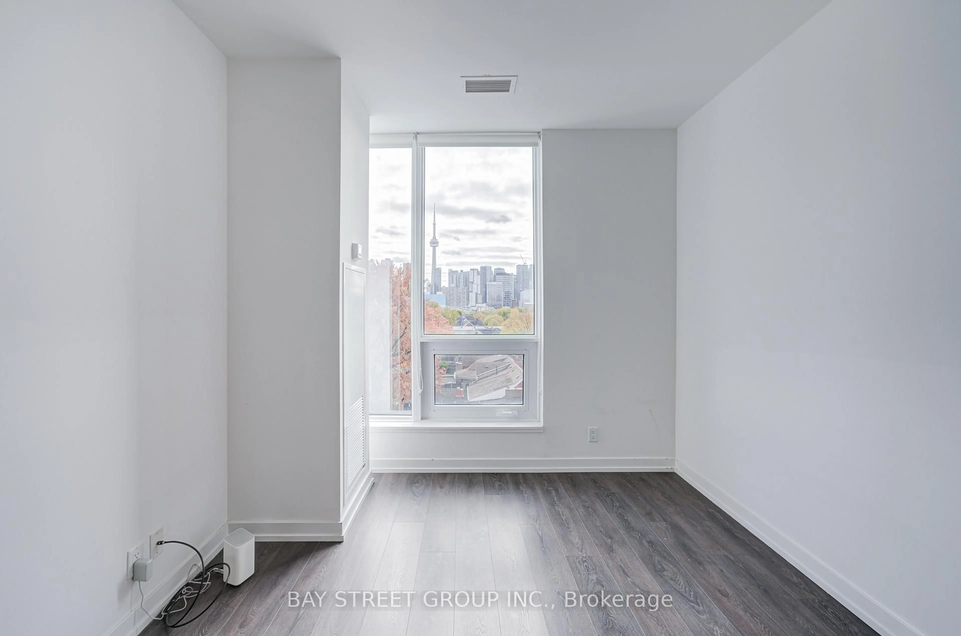 A pic of a room for 203 College St #612, Toronto Ontario M5T 1P9