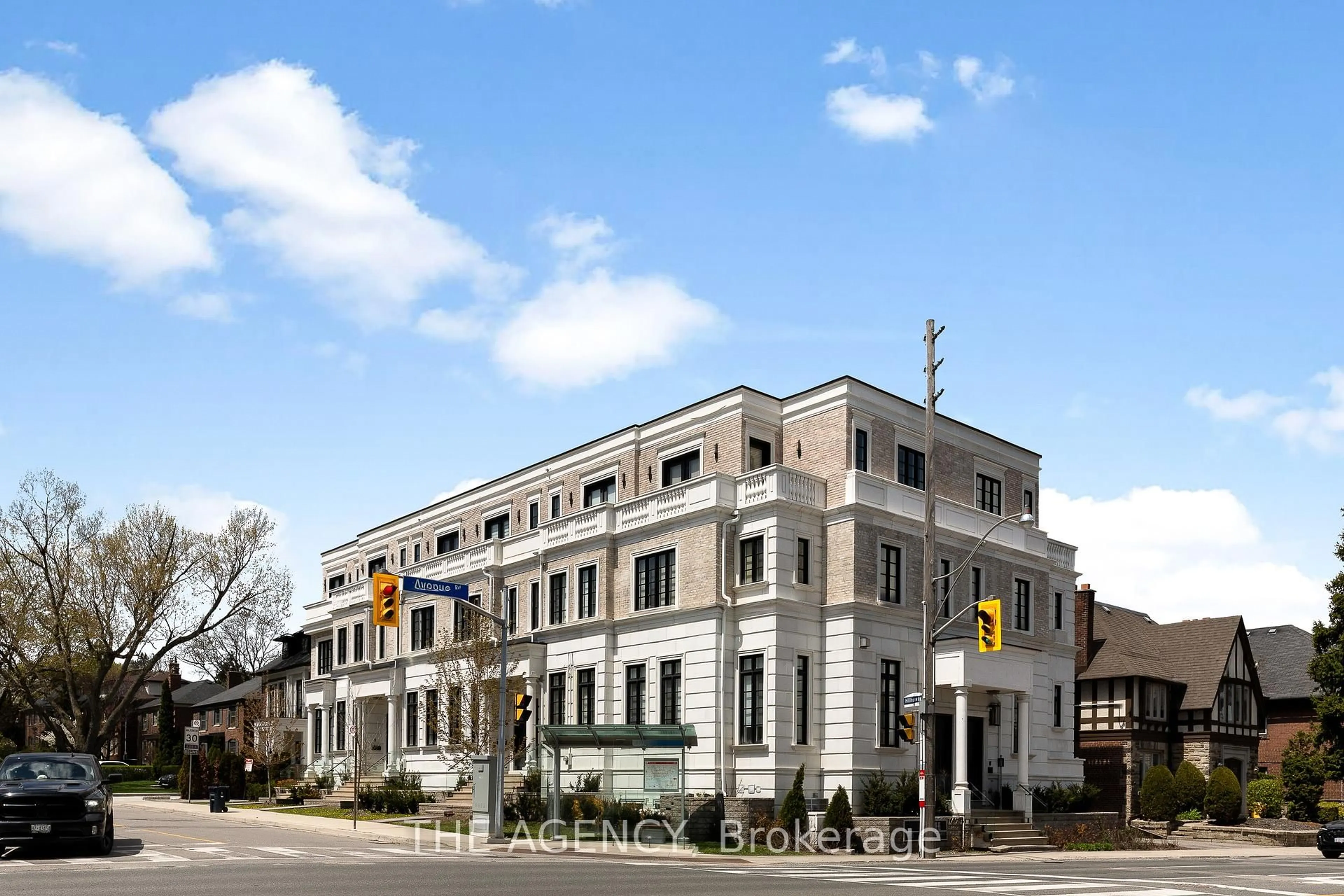 Unknown for 1202 Avenue Rd, Toronto Ontario M5N 2G4