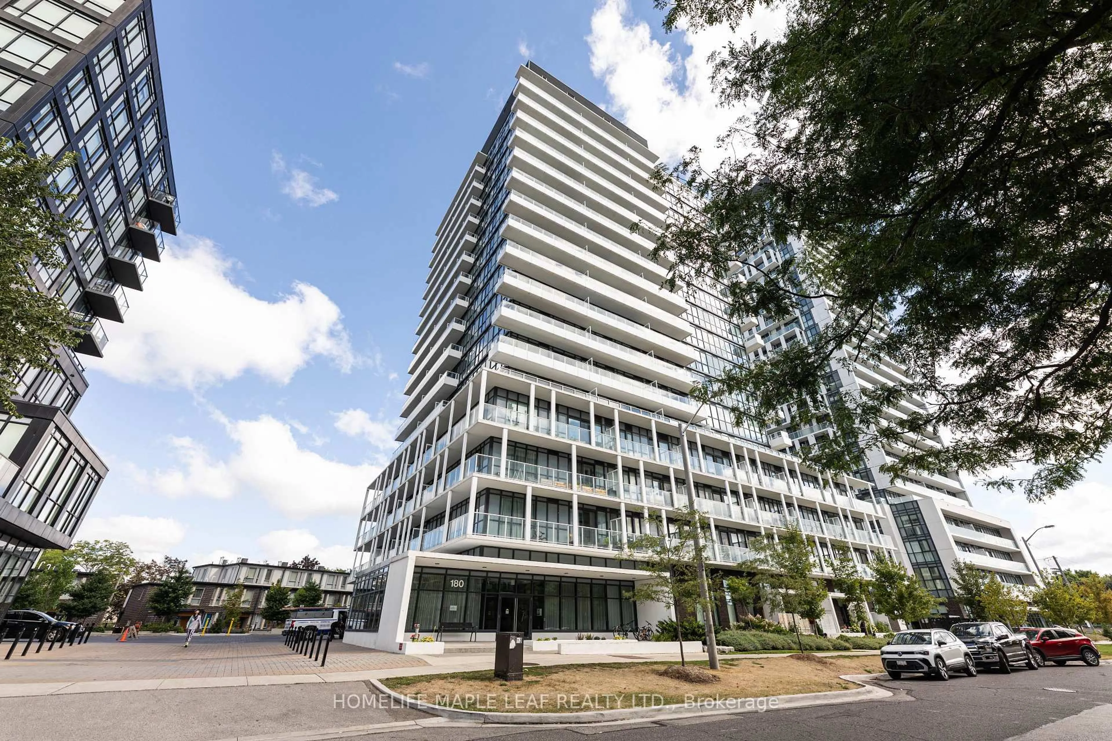 Indoor foyer for 180 Fairview Mall Dr #308, Toronto Ontario M2J 0G4